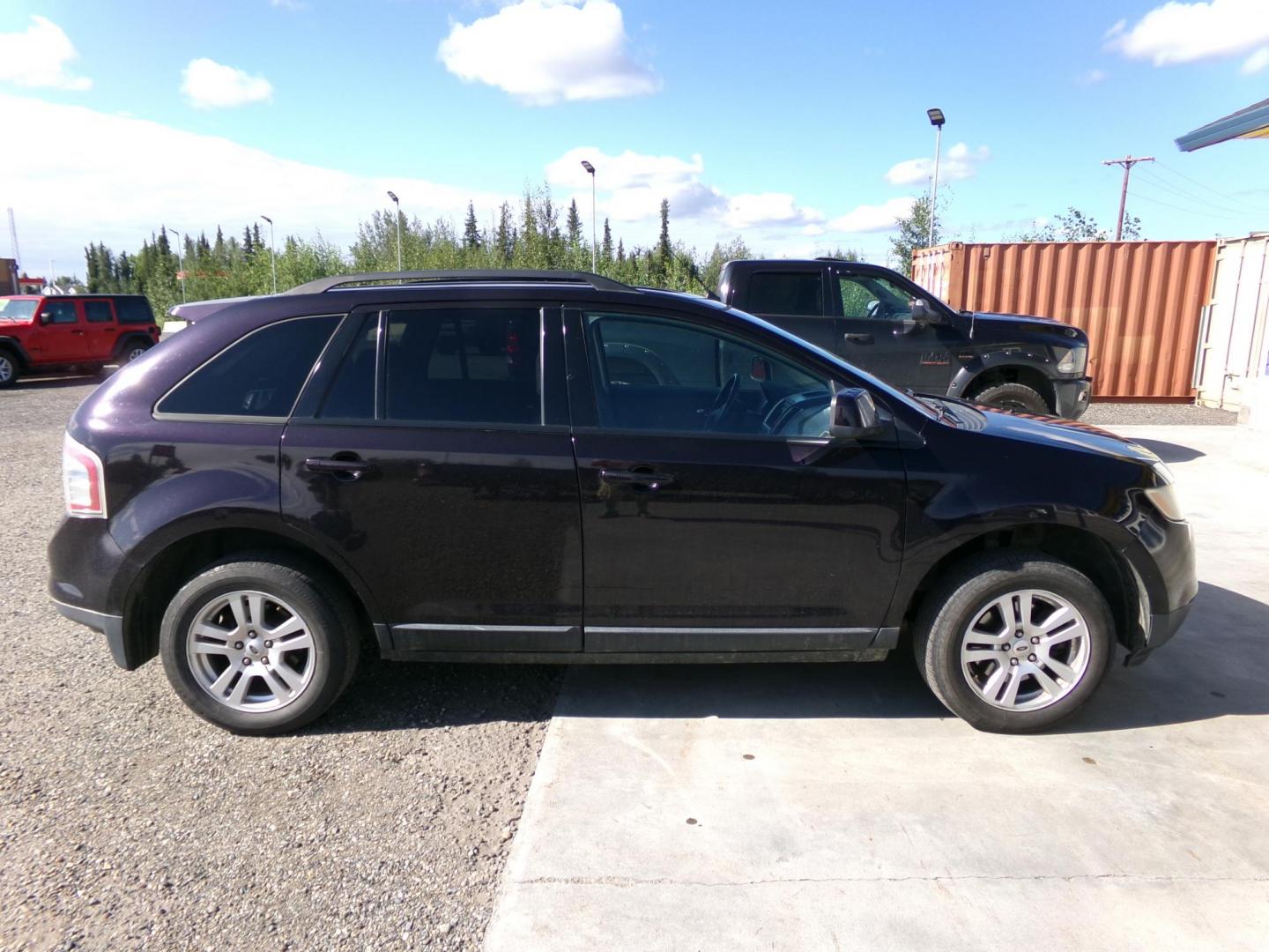 2007 Black Ford Edge SEL AWD (2FMDK48C57B) with an 3.5L V6 DOHC 24V engine, 6-Speed Automatic Overdrive transmission, located at 2630 Philips Field Rd., Fairbanks, AK, 99709, (907) 458-0593, 64.848068, -147.780609 - Photo#2