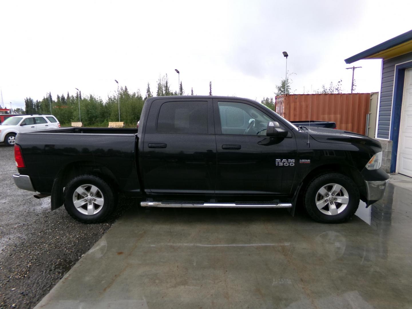 2016 Black Dodge 1500 Tradesman Crew Cab SWB 4WD (3C6RR7KTXGG) with an 5.7L V8 OHV 16V engine, 6A transmission, located at 2630 Philips Field Rd., Fairbanks, AK, 99709, (907) 458-0593, 64.848068, -147.780609 - Photo#2
