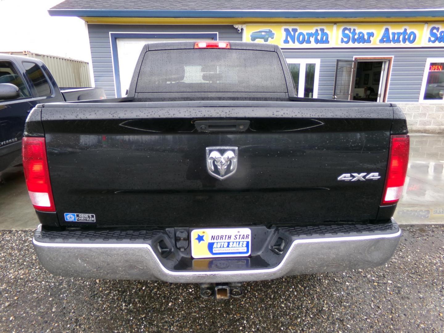 2016 Black Dodge 1500 Tradesman Crew Cab SWB 4WD (3C6RR7KTXGG) with an 5.7L V8 OHV 16V engine, 6A transmission, located at 2630 Philips Field Rd., Fairbanks, AK, 99709, (907) 458-0593, 64.848068, -147.780609 - Photo#3