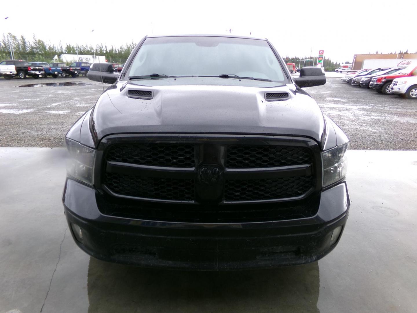 2019 Black Dodge 1500 SLT Crew Cab SWB 4WD (1C6RR7LT8KS) with an 5.7L V8 OHV 16V engine, 8A transmission, located at 2630 Philips Field Rd., Fairbanks, AK, 99709, (907) 458-0593, 64.848068, -147.780609 - Photo#1