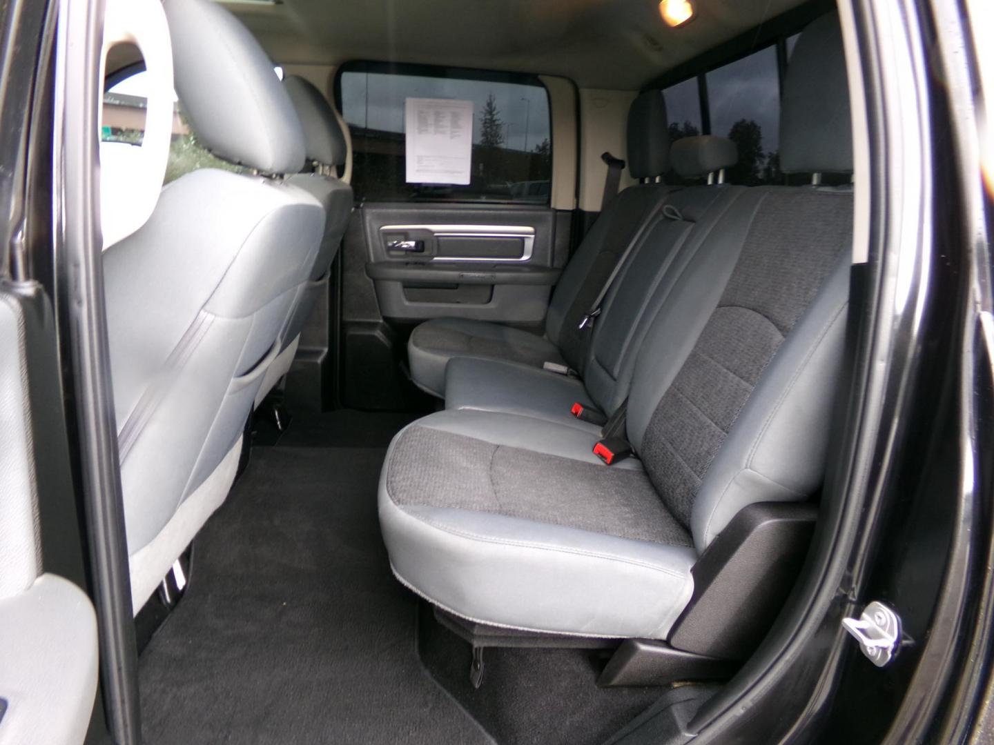2019 Black Dodge 1500 SLT Crew Cab SWB 4WD (1C6RR7LT8KS) with an 5.7L V8 OHV 16V engine, 8A transmission, located at 2630 Philips Field Rd., Fairbanks, AK, 99709, (907) 458-0593, 64.848068, -147.780609 - Photo#5