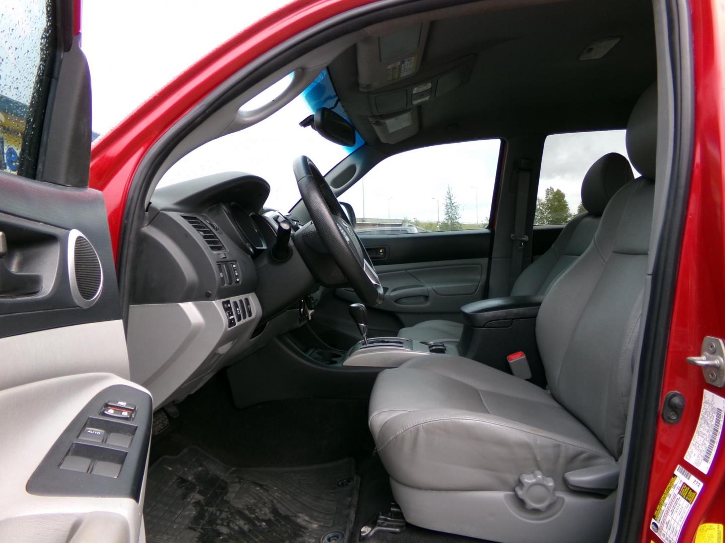 2013 Red /Grey Toyota Tacoma Double Cab V6 4WD (3TMLU4EN0DM) with an 4.0L V6 DOHC 24V engine, 6-Speed Automatic transmission, located at 2630 Philips Field Rd., Fairbanks, AK, 99709, (907) 458-0593, 64.848068, -147.780609 - Photo#4