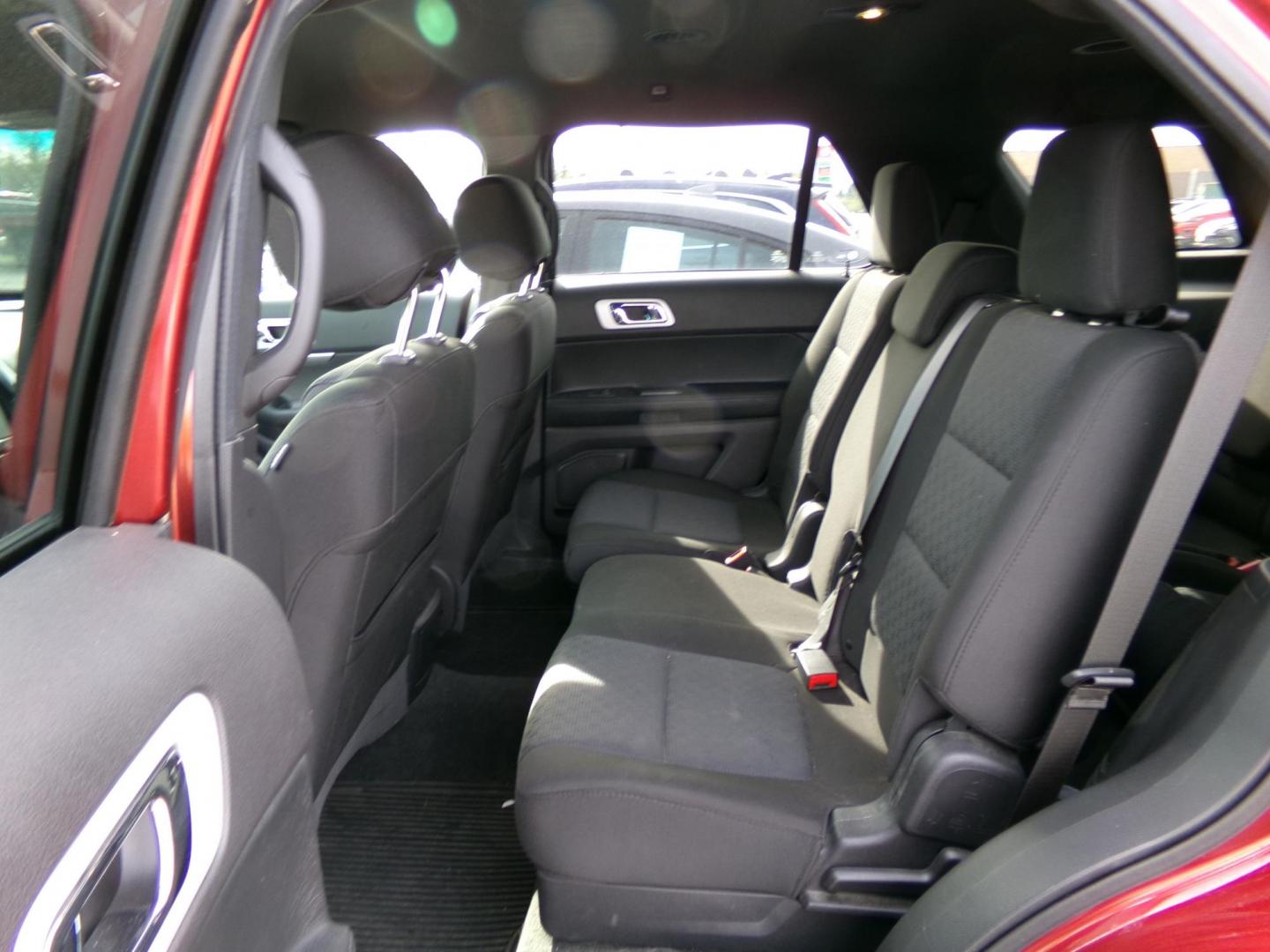 2014 Red Ford Explorer XLT 4WD (1FM5K8D85EG) with an 3.5L V6 DOHC 24V engine, 6-Speed Automatic transmission, located at 2630 Philips Field Rd., Fairbanks, AK, 99709, (907) 458-0593, 64.848068, -147.780609 - Photo#5