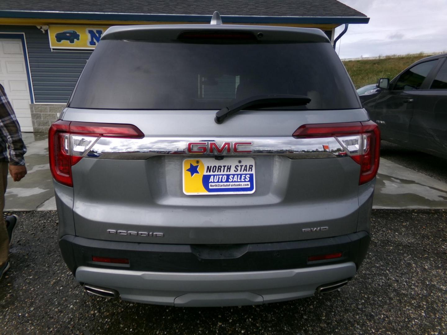 2023 Grey GMC Acadia SLE AWD (1GKKNRL45PZ) with an 2.0L L4 DOHC 16V TURBO engine, 9A transmission, located at 2630 Philips Field Rd., Fairbanks, AK, 99709, (907) 458-0593, 64.848068, -147.780609 - Photo#3