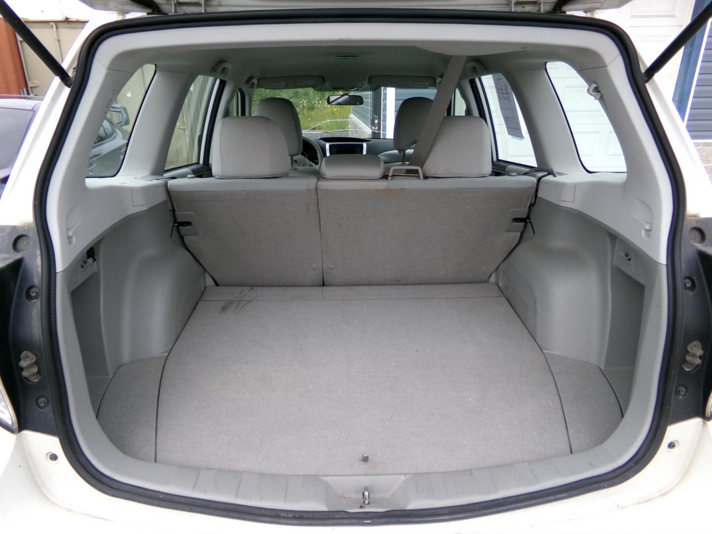 2011 White Subaru Forester 2.5X Touring (JF2SHABC6BH) with an 2.5L H4 SOHC 16V engine, 5-Speed Manual transmission, located at 2630 Philips Field Rd., Fairbanks, AK, 99709, (907) 458-0593, 64.848068, -147.780609 - Photo#7