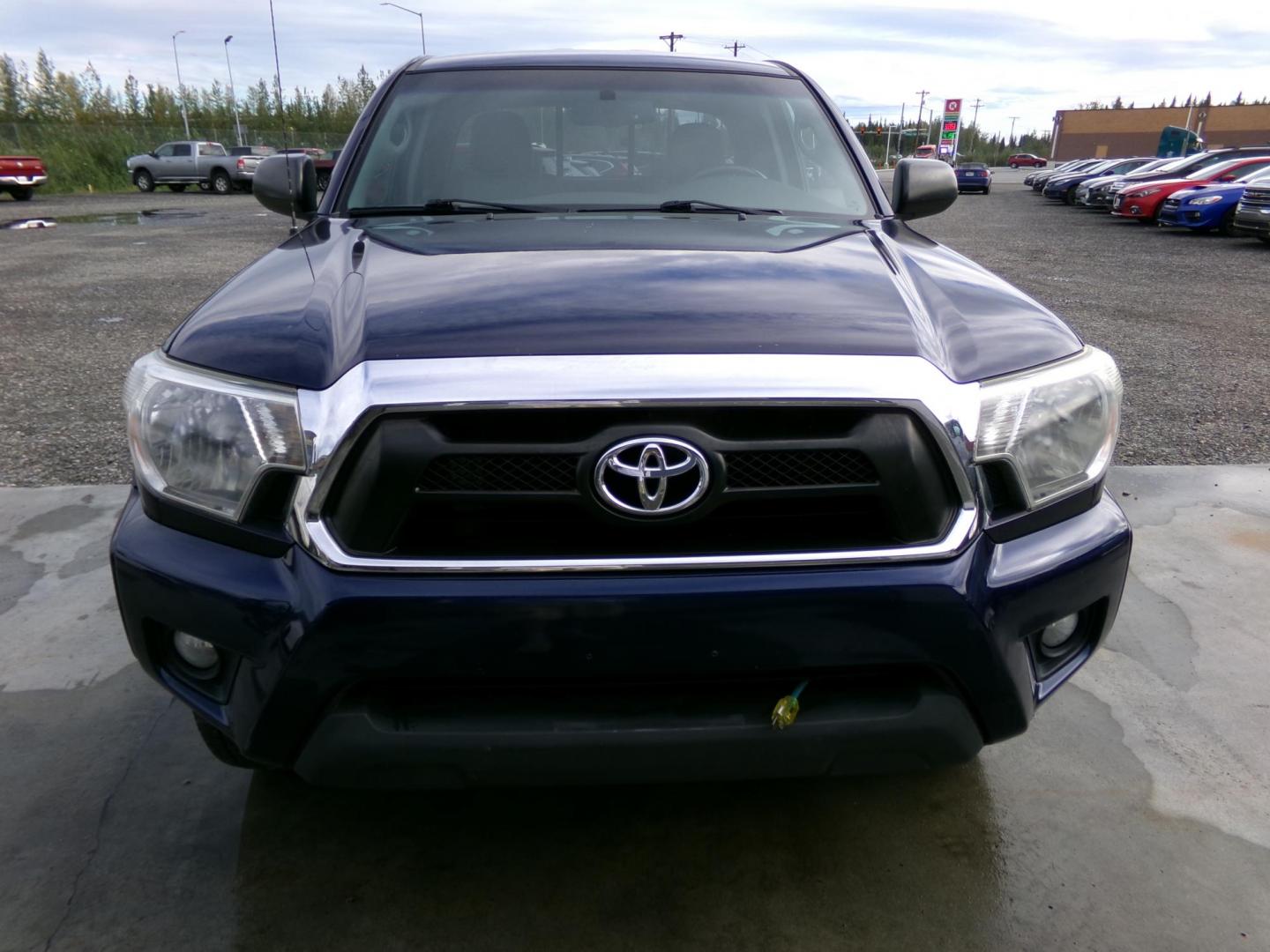 2013 Blue /Grey Toyota Tacoma Access Cab V6 4WD (5TFUU4ENXDX) with an 4.0L V6 DOHC 24V engine, 6-Speed Manual transmission, located at 2630 Philips Field Rd., Fairbanks, AK, 99709, (907) 458-0593, 64.848068, -147.780609 - Photo#2