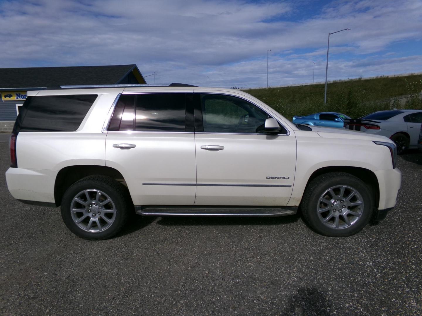 2015 White /Black GMC Yukon Denali 4WD (1GKS2CKJ8FR) with an 6.2L V8 OHV 16V engine, 6-Speed Automatic transmission, located at 2630 Philips Field Rd., Fairbanks, AK, 99709, (907) 458-0593, 64.848068, -147.780609 - Photo#2