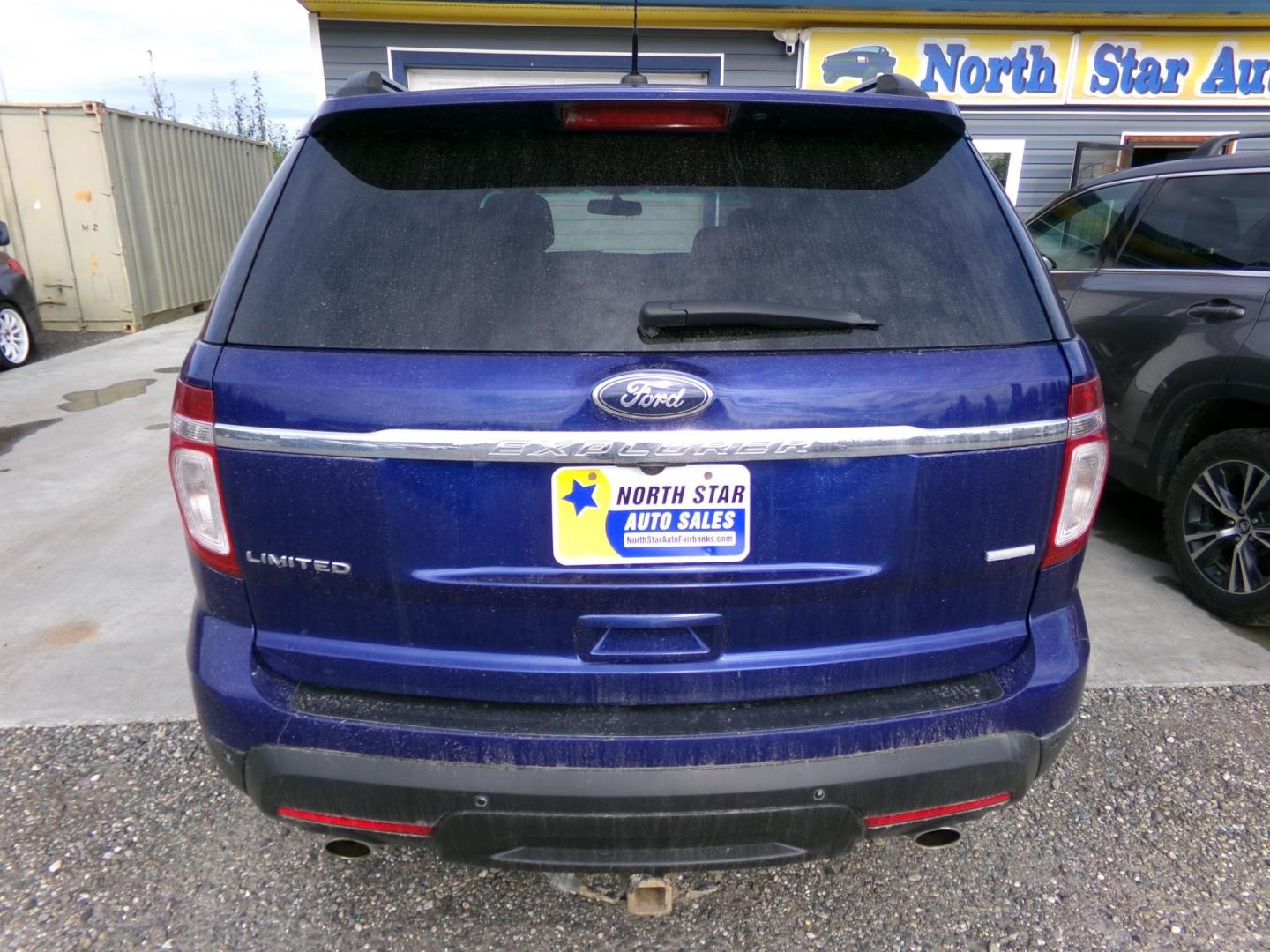 2013 Blue Ford Explorer Limited 4WD (1FM5K8F81DG) with an 3.5L V6 DOHC 24V engine, 6-Speed Automatic transmission, located at 2630 Philips Field Rd., Fairbanks, AK, 99709, (907) 458-0593, 64.848068, -147.780609 - Photo#3