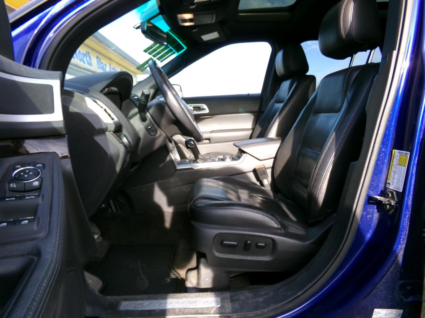 2013 Blue Ford Explorer Limited 4WD (1FM5K8F81DG) with an 3.5L V6 DOHC 24V engine, 6-Speed Automatic transmission, located at 2630 Philips Field Rd., Fairbanks, AK, 99709, (907) 458-0593, 64.848068, -147.780609 - Photo#4