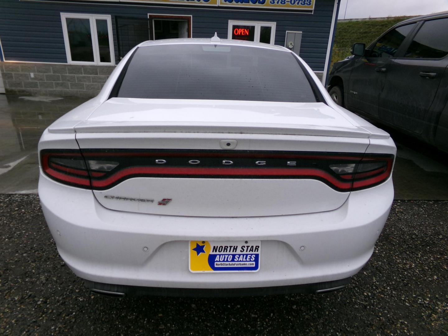 2018 White Dodge Charger SXT AWD (2C3CDXJG3JH) with an 3.6L V6 DOHC 24V engine, 8A transmission, located at 2630 Philips Field Rd., Fairbanks, AK, 99709, (907) 458-0593, 64.848068, -147.780609 - Photo#3