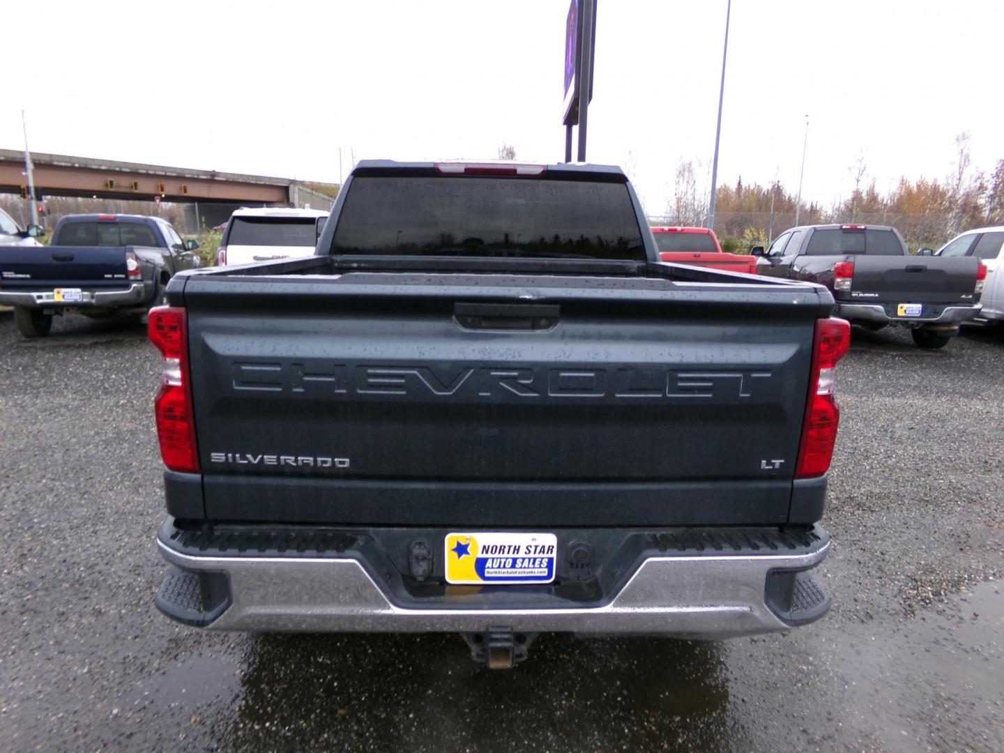 2019 Grey Chevrolet Silverado 1500 LT Crew Cab 4WD (3GCUYDED7KG) with an 5.3L V8 OHV 16V engine, 6A transmission, located at 2630 Philips Field Rd., Fairbanks, AK, 99709, (907) 458-0593, 64.848068, -147.780609 - Photo#3