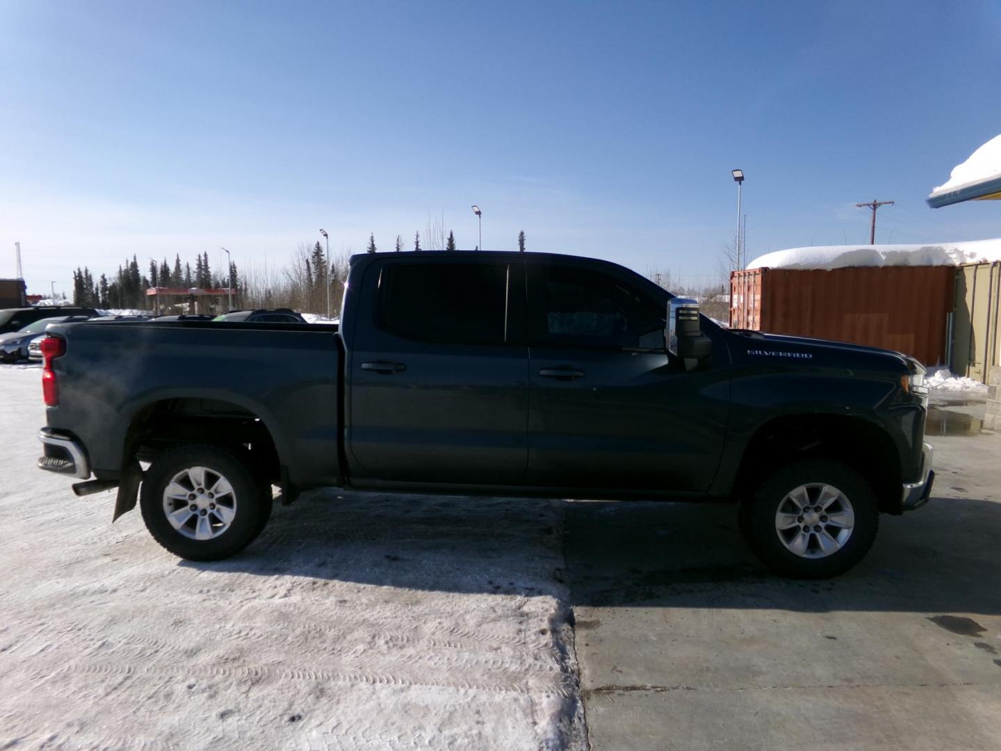 2019 Blue Chevrolet Silverado 1500 LT Crew Cab 4WD (3GCUYDED7KG) with an 5.3L V8 OHV 16V engine, 6A transmission, located at 2630 Philips Field Rd., Fairbanks, AK, 99709, (907) 458-0593, 64.848068, -147.780609 - Photo#2