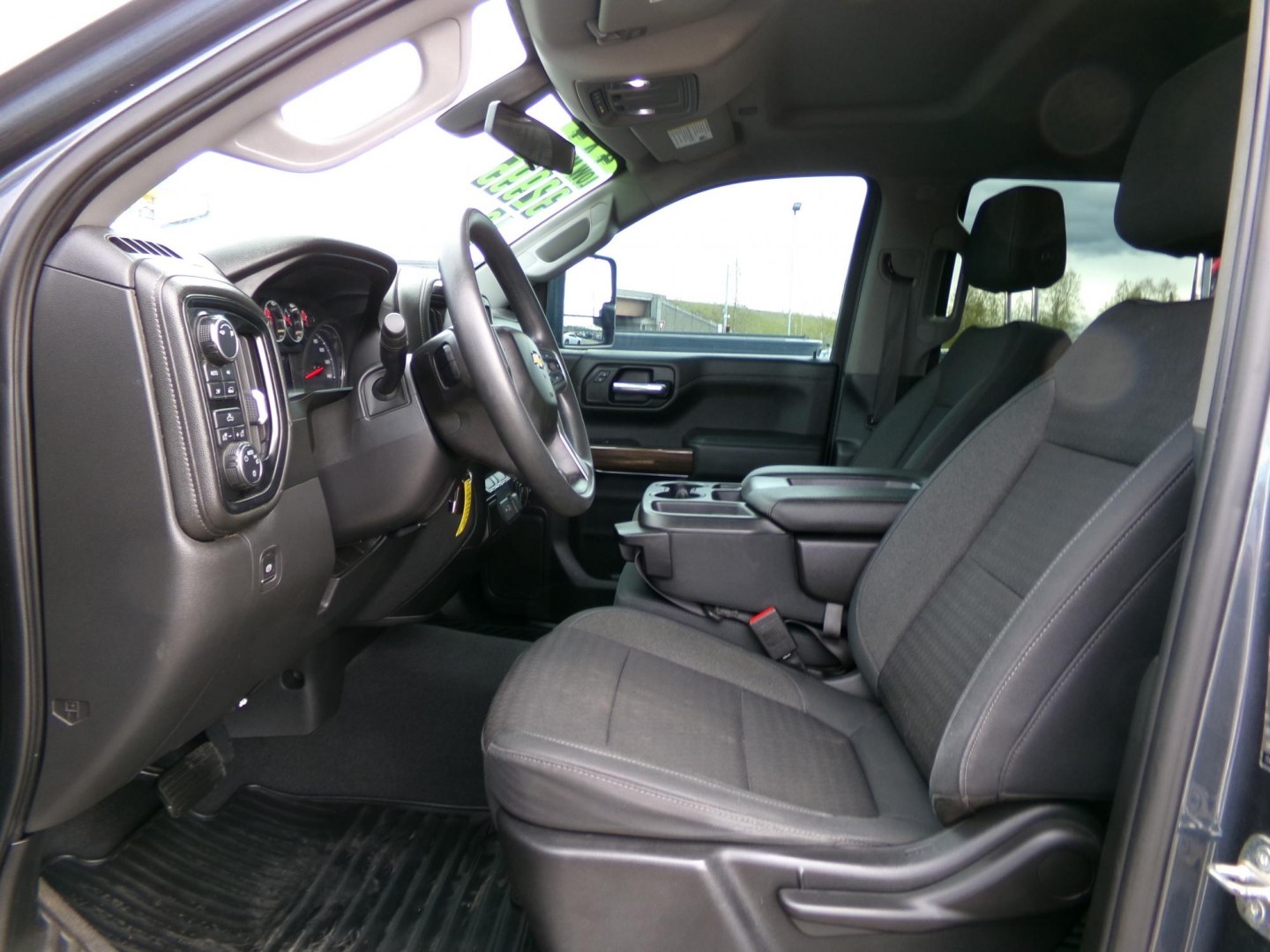 2019 Blue Chevrolet Silverado 1500 LT Crew Cab 4WD (3GCUYDED7KG) with an 5.3L V8 OHV 16V engine, 6A transmission, located at 2630 Philips Field Rd., Fairbanks, AK, 99709, (907) 458-0593, 64.848068, -147.780609- Photo#4