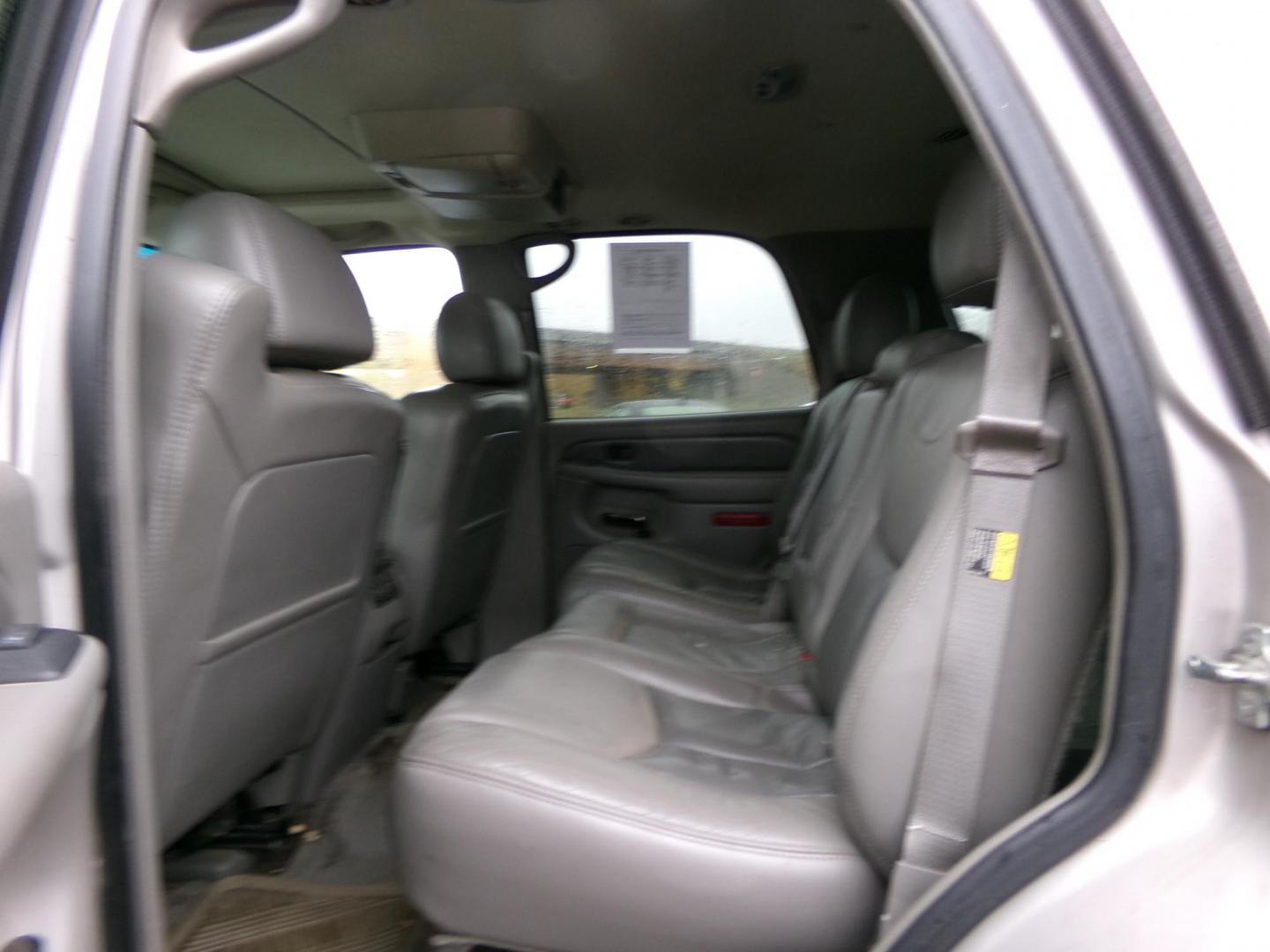 2004 Gold GMC Yukon Denali Base (1GKEK63UX4J) with an 6.0L V8 OHV 16V engine, 4-Speed Automatic Overdrive transmission, located at 2630 Philips Field Rd., Fairbanks, AK, 99709, (907) 458-0593, 64.848068, -147.780609 - Photo#5