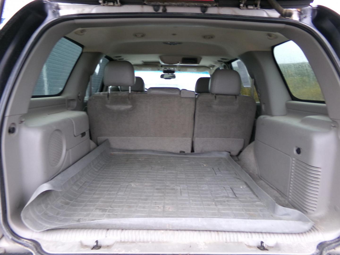 2004 Gold GMC Yukon Denali Base (1GKEK63UX4J) with an 6.0L V8 OHV 16V engine, 4-Speed Automatic Overdrive transmission, located at 2630 Philips Field Rd., Fairbanks, AK, 99709, (907) 458-0593, 64.848068, -147.780609 - Photo#6