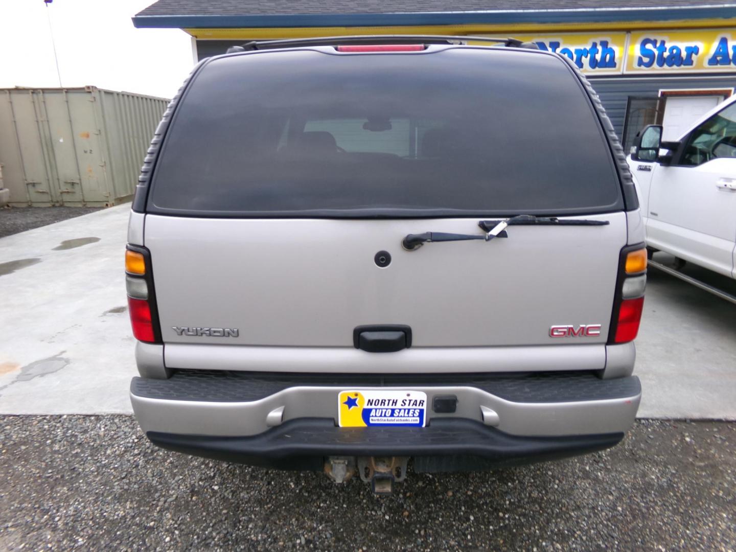 2004 Gold GMC Yukon Denali Base (1GKEK63UX4J) with an 6.0L V8 OHV 16V engine, 4-Speed Automatic Overdrive transmission, located at 2630 Philips Field Rd., Fairbanks, AK, 99709, (907) 458-0593, 64.848068, -147.780609 - Photo#3