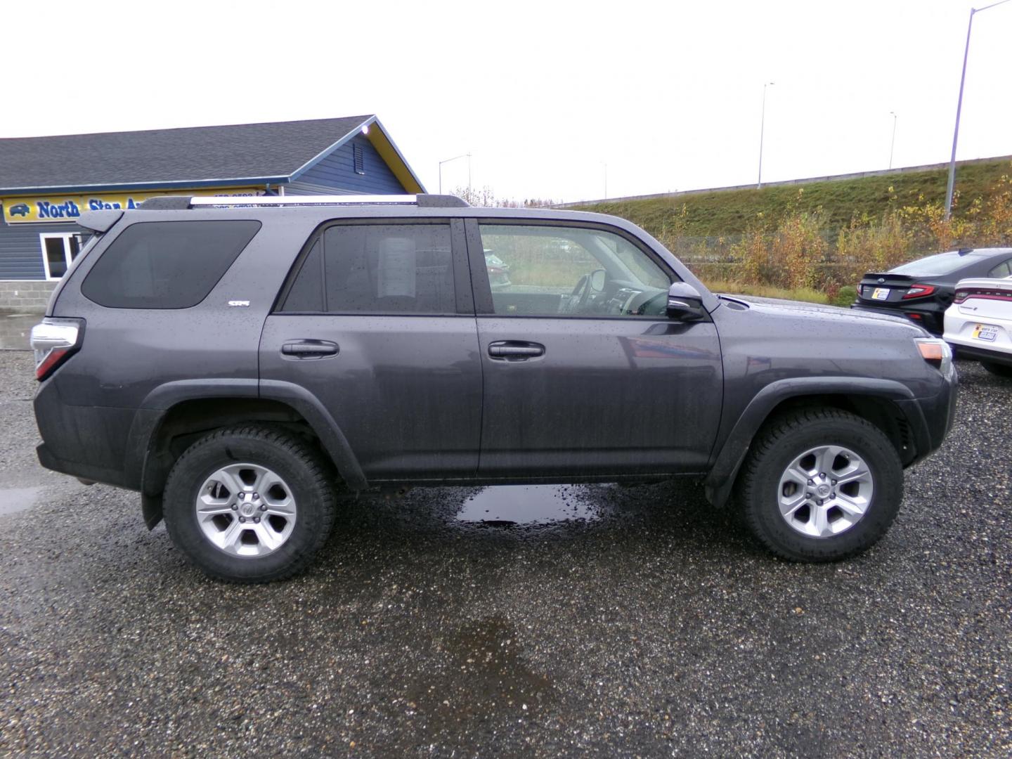 2019 Grey Toyota 4Runner SR5 4WD (JTEBU5JR1K5) with an 4.0L V6 DOHC 24V engine, 5A transmission, located at 2630 Philips Field Rd., Fairbanks, AK, 99709, (907) 458-0593, 64.848068, -147.780609 - Photo#2