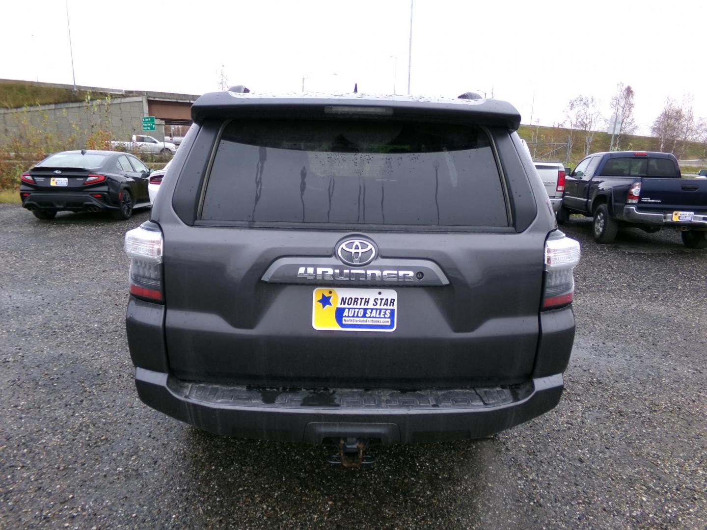 2019 Grey Toyota 4Runner SR5 4WD (JTEBU5JR1K5) with an 4.0L V6 DOHC 24V engine, 5A transmission, located at 2630 Philips Field Rd., Fairbanks, AK, 99709, (907) 458-0593, 64.848068, -147.780609 - Photo#3