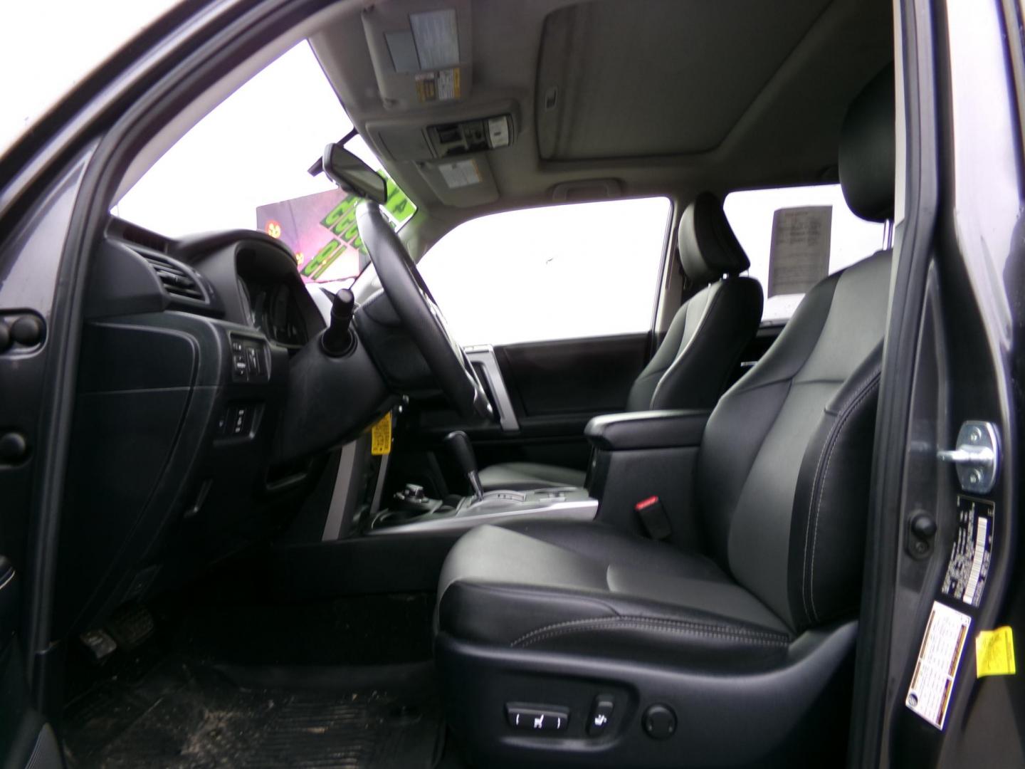 2019 Grey Toyota 4Runner SR5 4WD (JTEBU5JR1K5) with an 4.0L V6 DOHC 24V engine, 5A transmission, located at 2630 Philips Field Rd., Fairbanks, AK, 99709, (907) 458-0593, 64.848068, -147.780609 - Photo#4