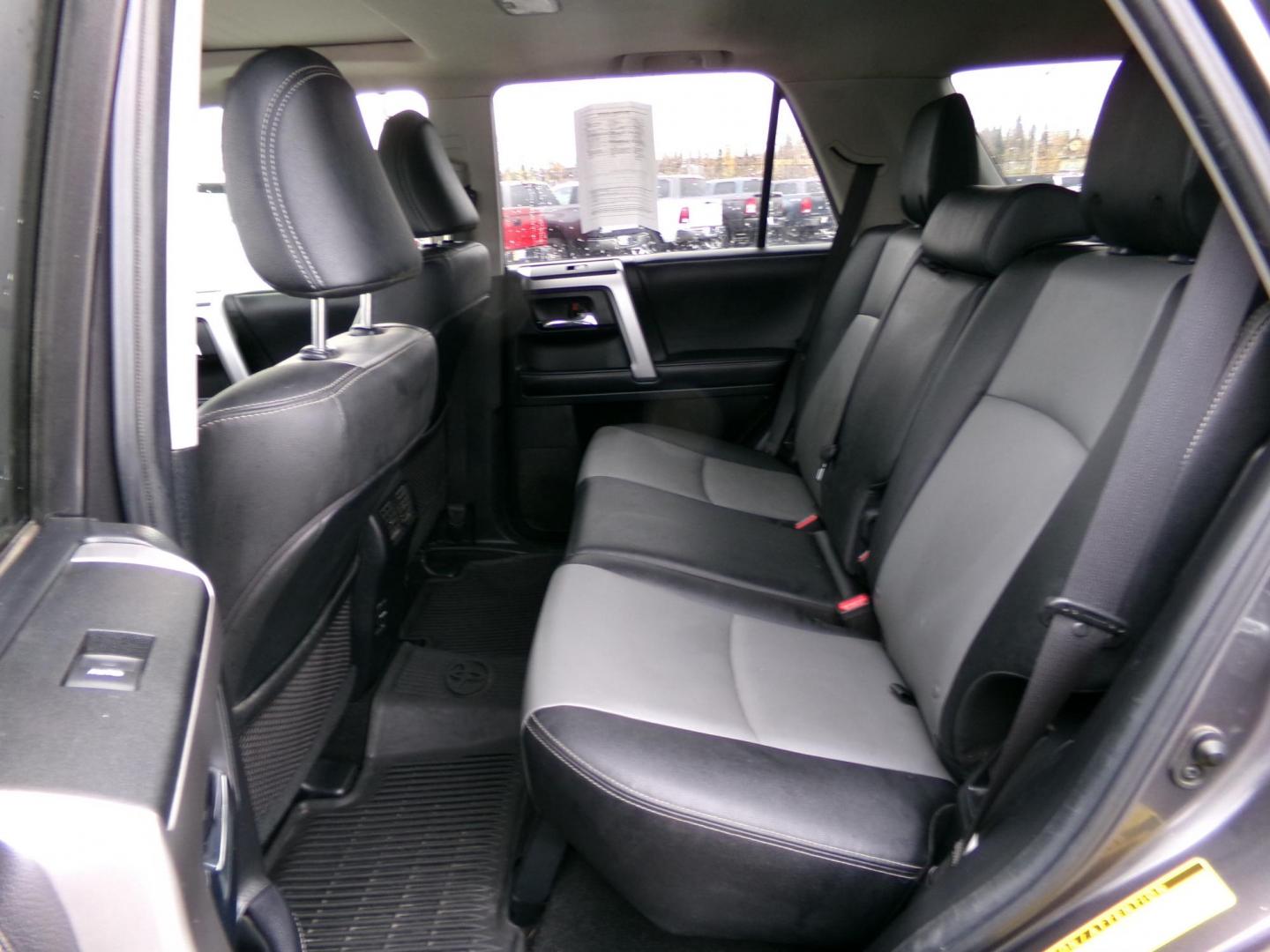 2019 Grey Toyota 4Runner SR5 4WD (JTEBU5JR1K5) with an 4.0L V6 DOHC 24V engine, 5A transmission, located at 2630 Philips Field Rd., Fairbanks, AK, 99709, (907) 458-0593, 64.848068, -147.780609 - Photo#5