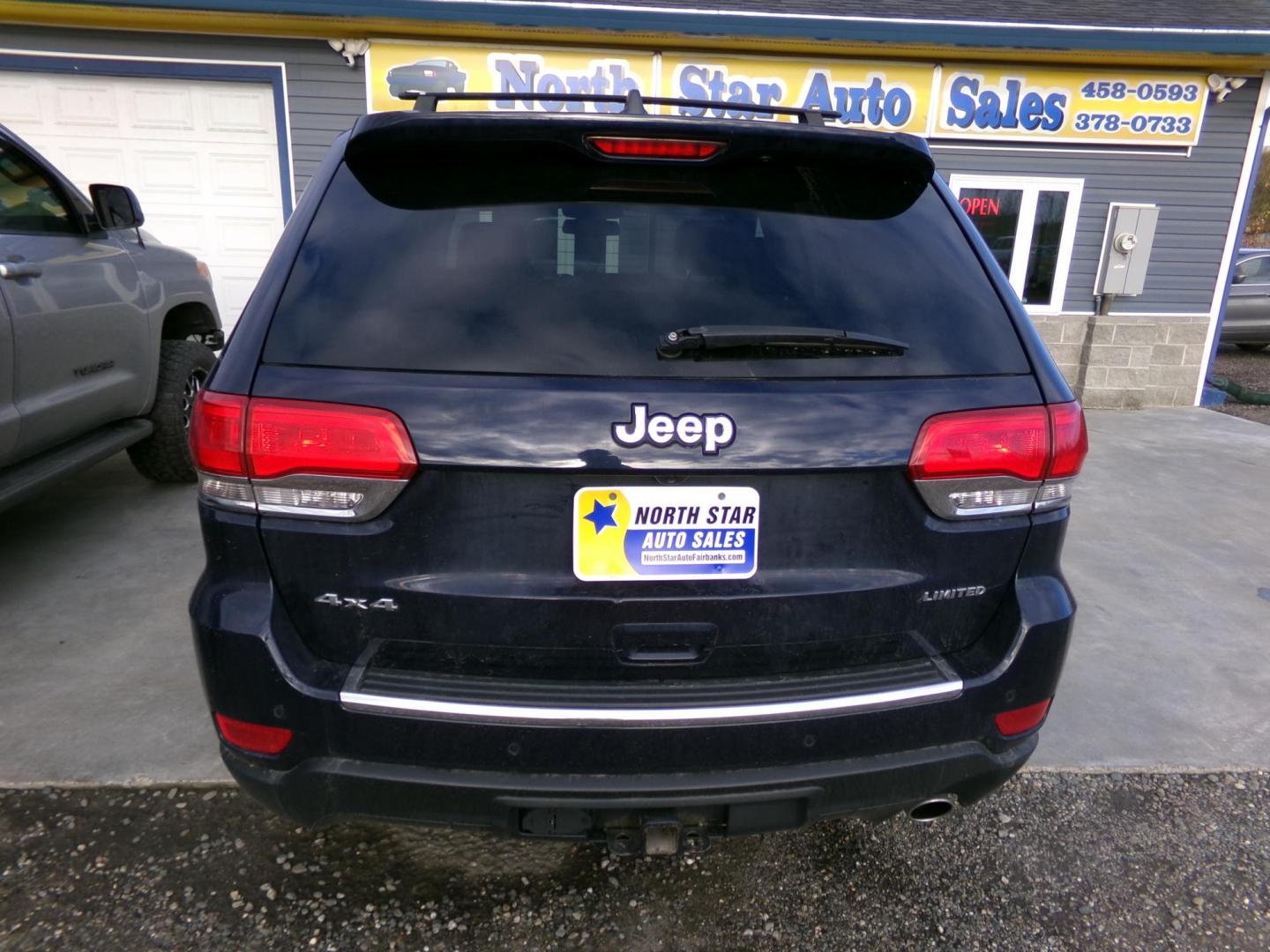2015 Blue Jeep Grand Cherokee Limited 4WD (1C4RJFBG8FC) with an 3.6L V6 DOHC 24V engine, 8-Speed Automatic transmission, located at 2630 Philips Field Rd., Fairbanks, AK, 99709, (907) 458-0593, 64.848068, -147.780609 - Photo#3