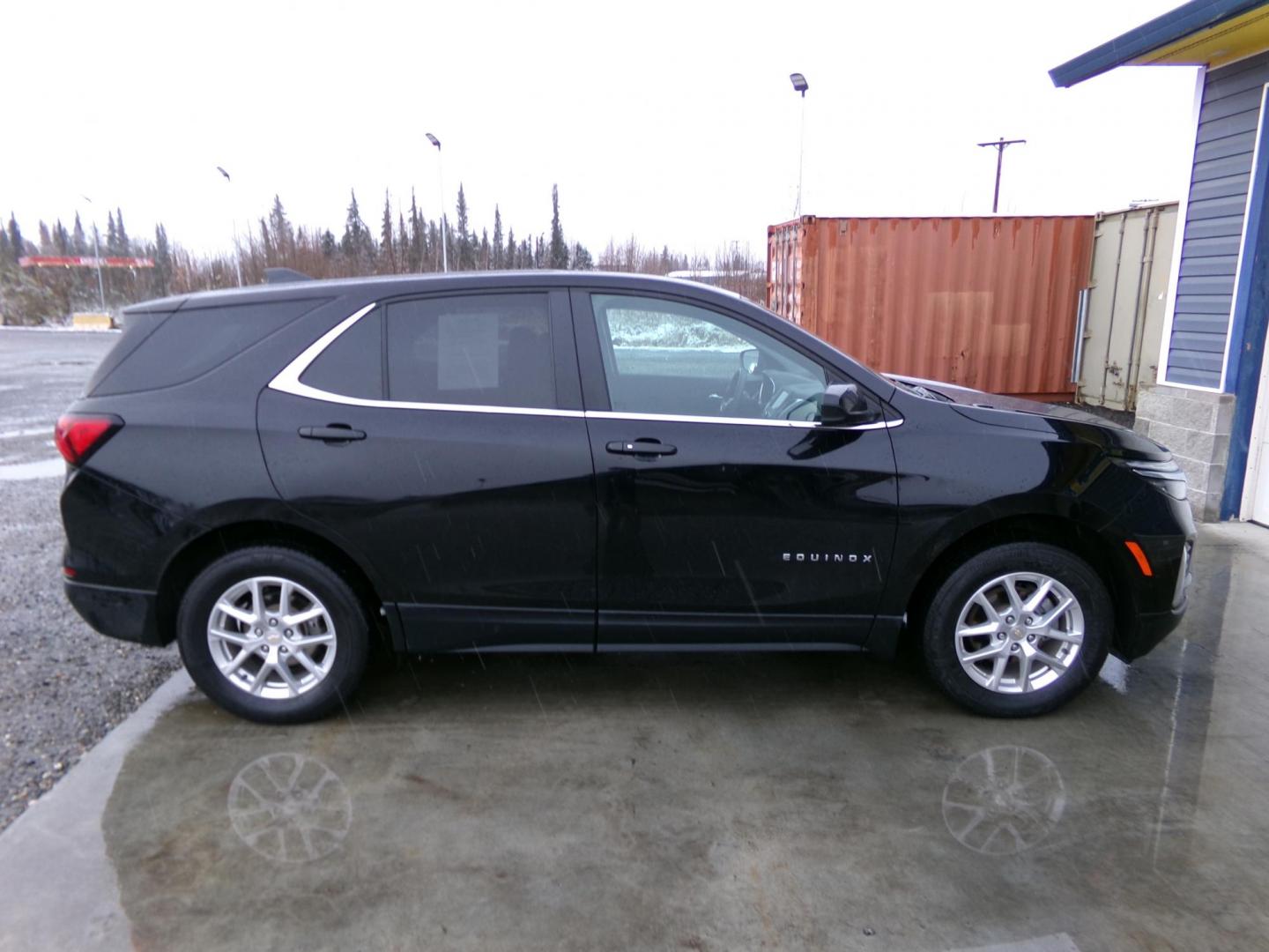 2022 Black Chevrolet Equinox LT AWD (3GNAXUEVXNL) with an 1.5L L4 DOHC 16V TURBO engine, 6A transmission, located at 2630 Philips Field Rd., Fairbanks, AK, 99709, (907) 458-0593, 64.848068, -147.780609 - Photo#2