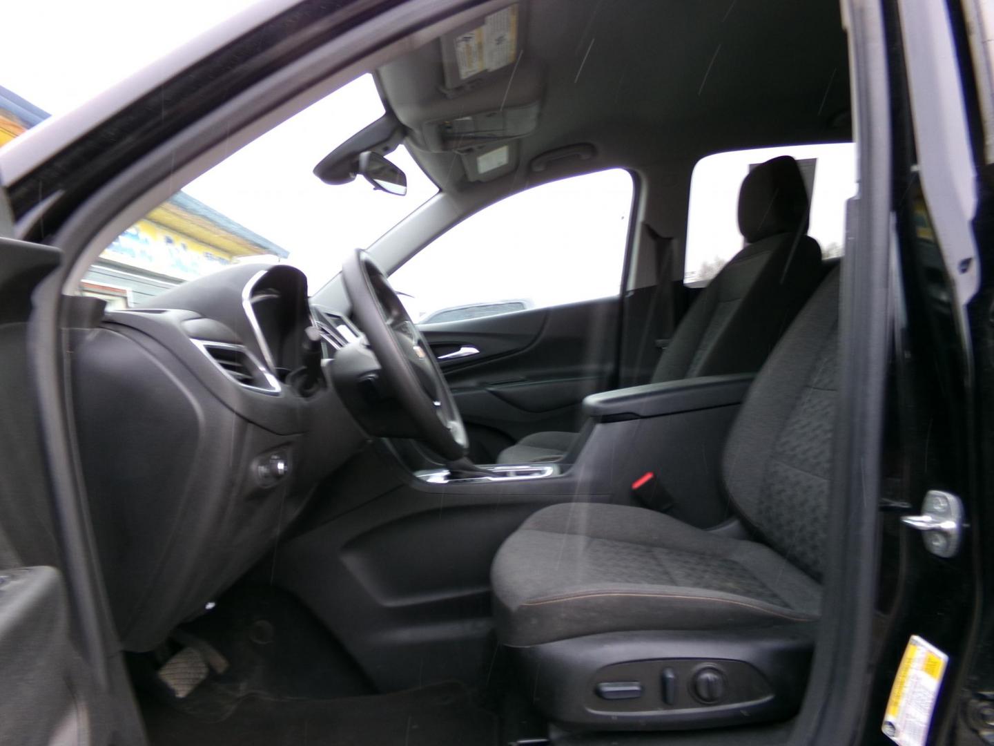 2022 Black Chevrolet Equinox LT AWD (3GNAXUEVXNL) with an 1.5L L4 DOHC 16V TURBO engine, 6A transmission, located at 2630 Philips Field Rd., Fairbanks, AK, 99709, (907) 458-0593, 64.848068, -147.780609 - Photo#4