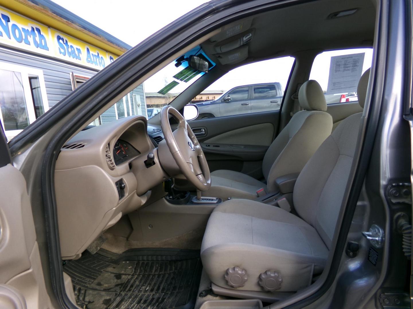 2004 Gold Nissan Sentra 2.5 S (3N1AB51A44L) with an 2.5L L4 DOHC 16V engine, 4-Speed Automatic Overdrive transmission, located at 2630 Philips Field Rd., Fairbanks, AK, 99709, (907) 458-0593, 64.848068, -147.780609 - Photo#3