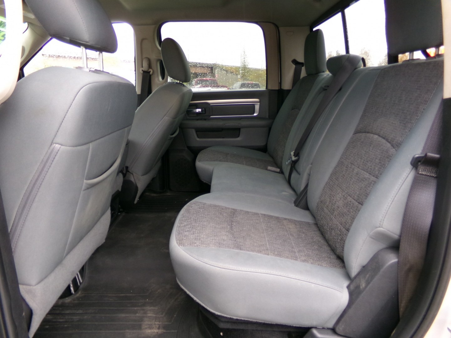 2017 Silver Dodge 2500 SLT Crew Cab SWB 4WD (3C6UR5DJ2HG) with an 6.4L V8 engine, 6A transmission, located at 2630 Philips Field Rd., Fairbanks, AK, 99709, (907) 458-0593, 64.848068, -147.780609- Photo#5