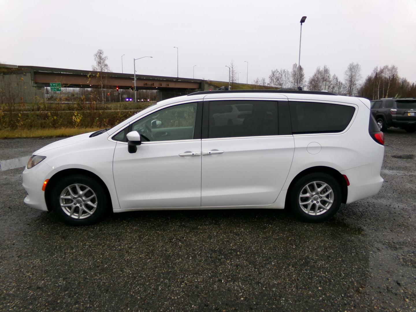 2020 White Chrysler Voyager LXI (2C4RC1DG7LR) with an 3.6L V6 DOHC 24V engine, 9A transmission, located at 2630 Philips Field Rd., Fairbanks, AK, 99709, (907) 458-0593, 64.848068, -147.780609 - Photo#2