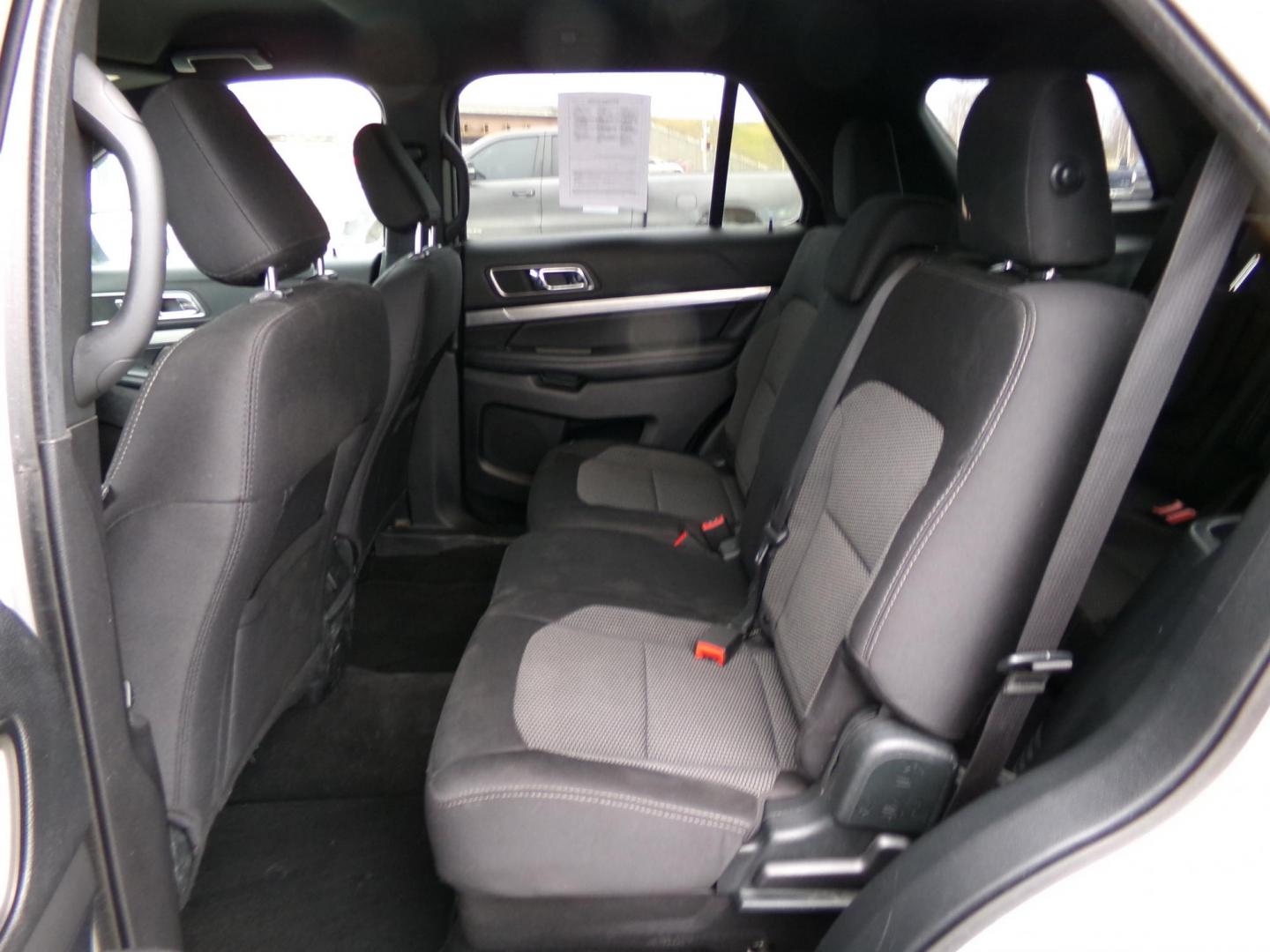 2019 Silver Ford Explorer XLT 4WD (1FM5K8DH1KG) with an 2.3L L4 DOHC 16V engine, 6A transmission, located at 2630 Philips Field Rd., Fairbanks, AK, 99709, (907) 458-0593, 64.848068, -147.780609 - Photo#5