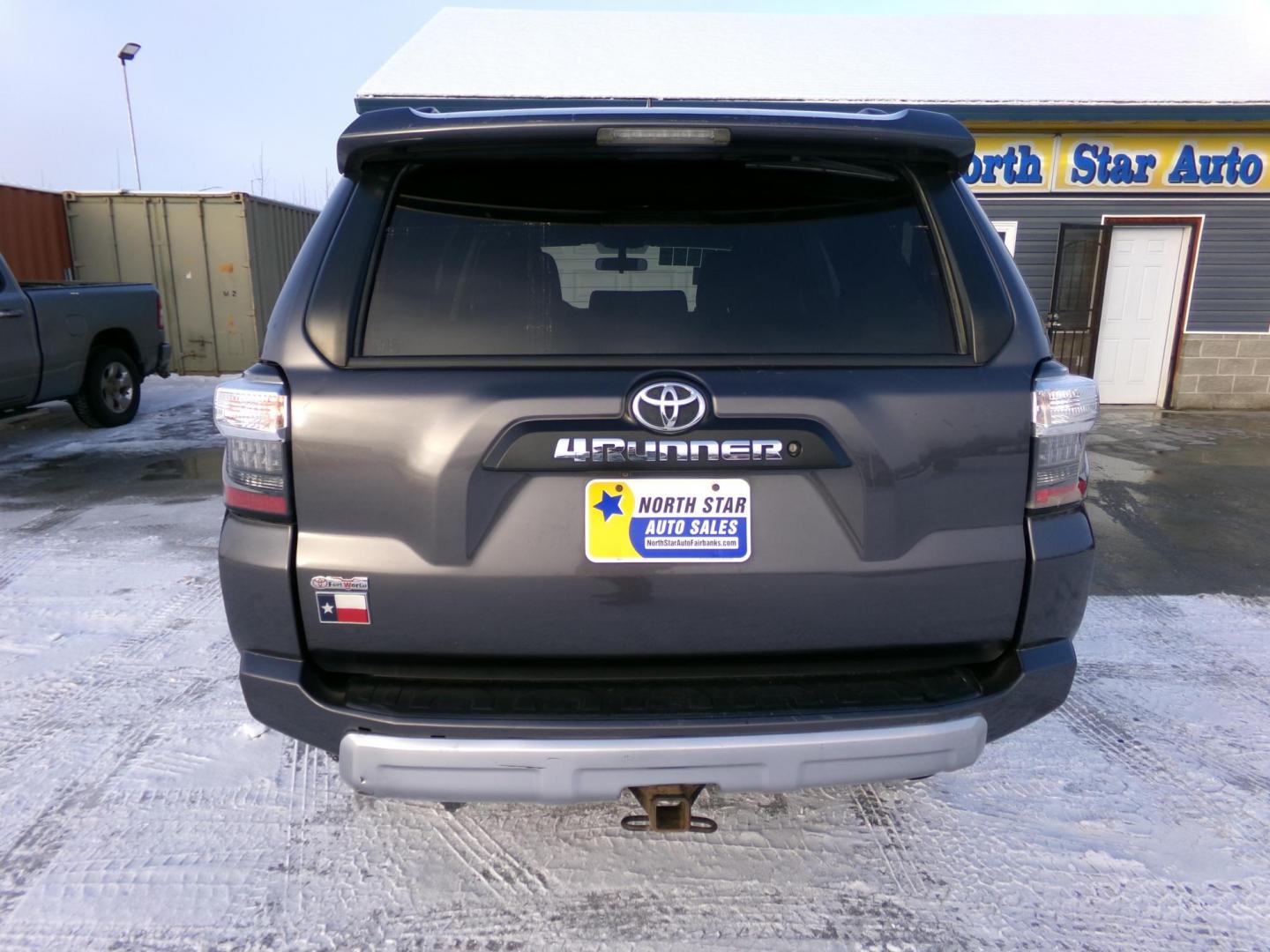 2018 Grey Toyota 4Runner Trail 4WD (JTEBU5JR3J5) with an 4.0L V6 DOHC 24V engine, 5A transmission, located at 2630 Philips Field Rd., Fairbanks, AK, 99709, (907) 458-0593, 64.848068, -147.780609 - Photo#3
