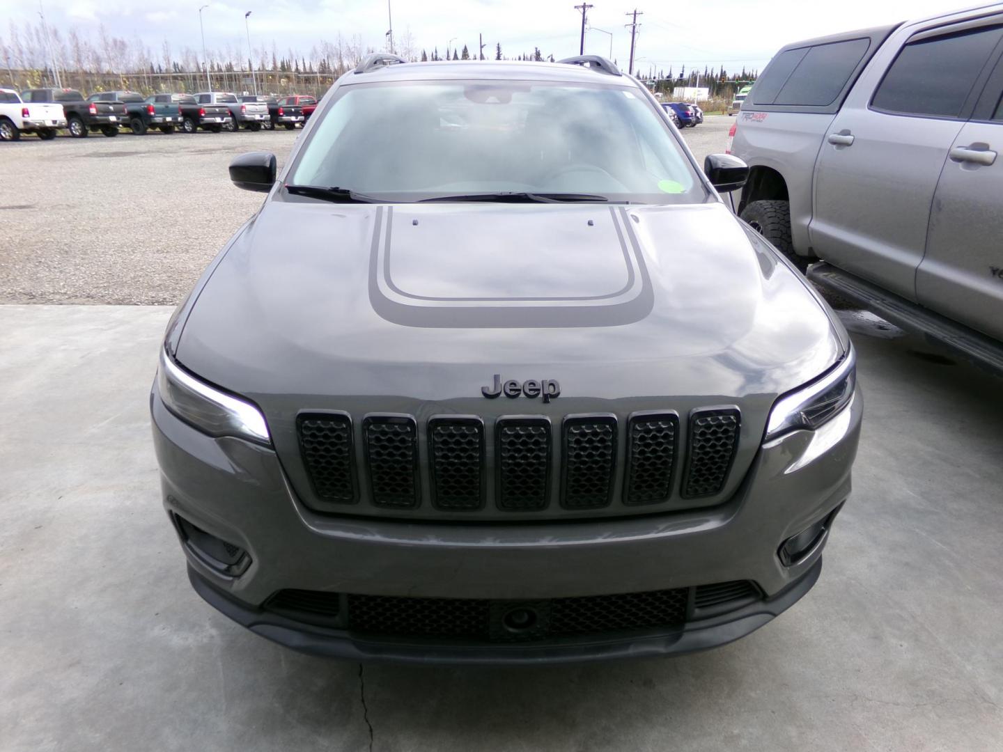 2022 Jeep Cherokee Latitude 4WD (1C4PJMCX4ND) with an 3.2L V6 DOHC 24V engine, 9A transmission, located at 2630 Philips Field Rd., Fairbanks, AK, 99709, (907) 458-0593, 64.848068, -147.780609 - Photo#1