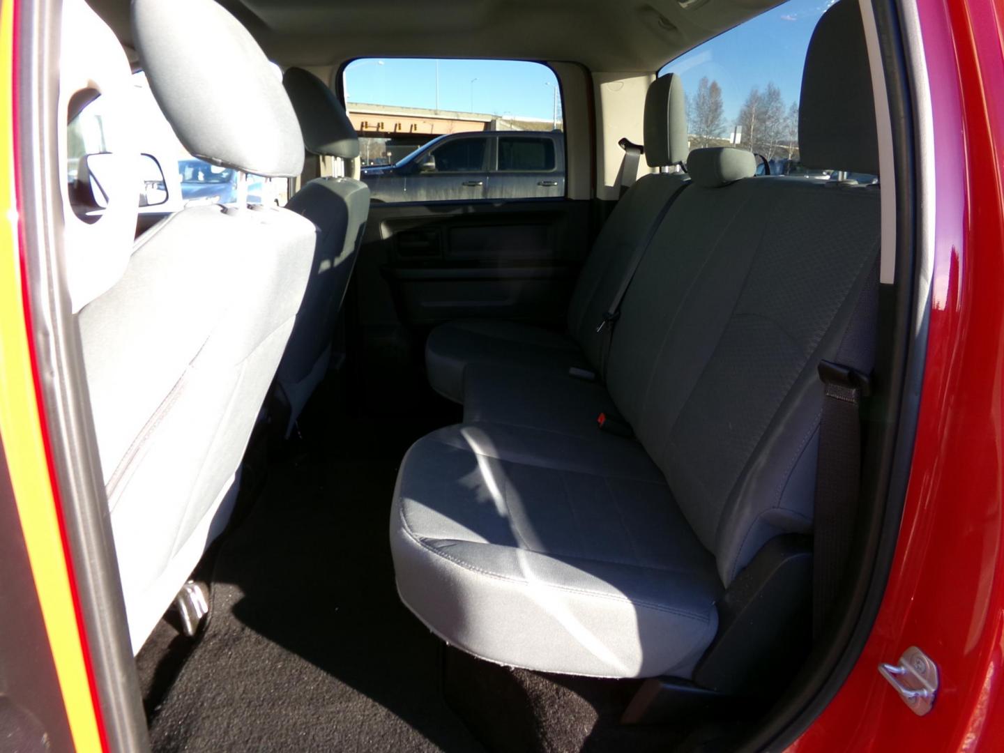 2016 Red Dodge 1500 Tradesman Crew Cab SWB 4WD (3C6RR7KT3GG) with an 5.7L V8 OHV 16V engine, 6A transmission, located at 2630 Philips Field Rd., Fairbanks, AK, 99709, (907) 458-0593, 64.848068, -147.780609 - Photo#5