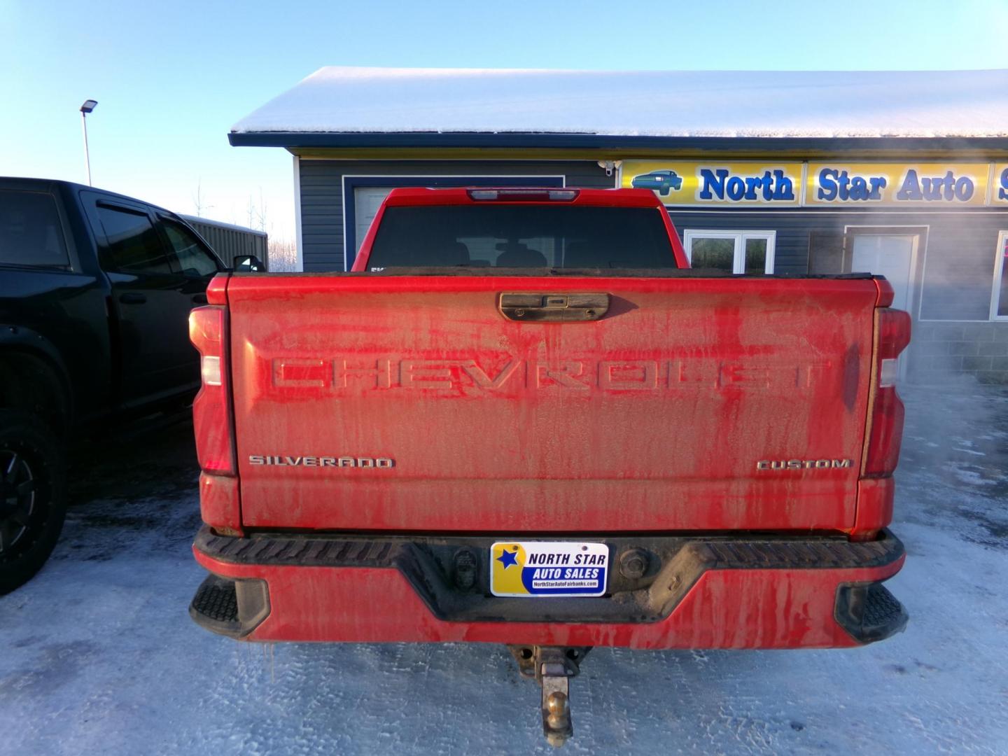 2021 Red Chevrolet Silverado 1500 Custom Crew Cab Short Box 4WD (3GCPYBEK9MG) with an 2.7L L4 DOHC 16V TURBO engine, 6A transmission, located at 2630 Philips Field Rd., Fairbanks, AK, 99709, (907) 458-0593, 64.848068, -147.780609 - Photo#3