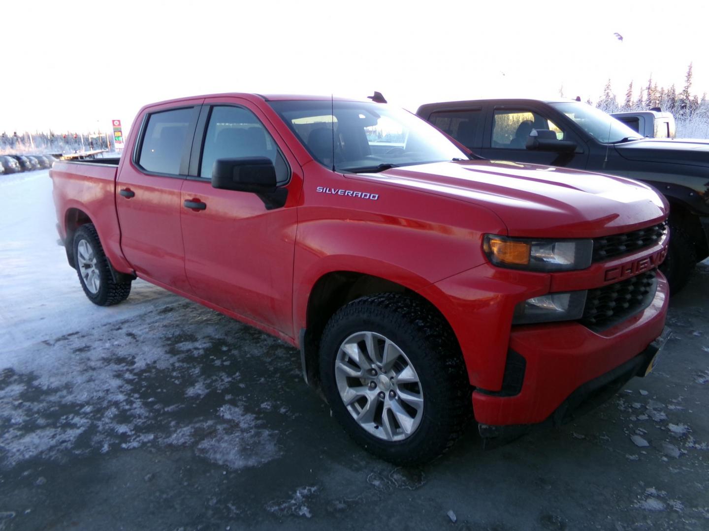 2021 Red Chevrolet Silverado 1500 Custom Crew Cab Short Box 4WD (3GCPYBEK9MG) with an 2.7L L4 DOHC 16V TURBO engine, 6A transmission, located at 2630 Philips Field Rd., Fairbanks, AK, 99709, (907) 458-0593, 64.848068, -147.780609 - Photo#4
