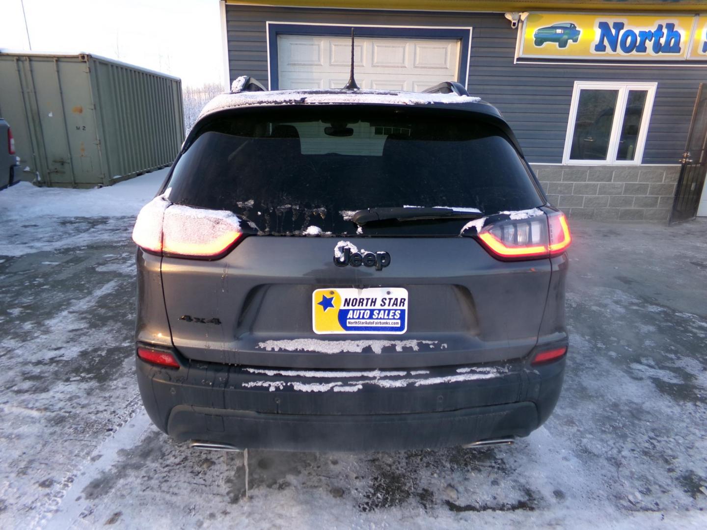 2019 Jeep Cherokee Latitude Plus 4WD (1C4PJMLX7KD) with an 3.2L V6 DOHC 24V engine, 9A transmission, located at 2630 Philips Field Rd., Fairbanks, AK, 99709, (907) 458-0593, 64.848068, -147.780609 - Photo#3