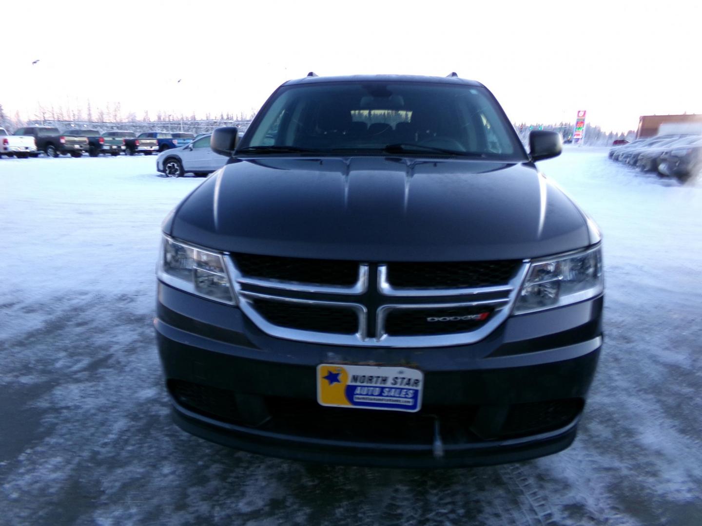 2018 Grey Dodge Journey SE AWD (3C4PDDAG9JT) with an 3.6L V6 DOHC 24V engine, 6A transmission, located at 2630 Philips Field Rd., Fairbanks, AK, 99709, (907) 458-0593, 64.848068, -147.780609 - Photo#1