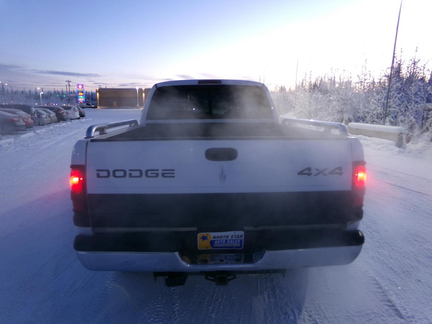 2000 Dodge Ram 1500 Quad Cab Long Bed 4WD (3B7HF13Z8YG) with an 5.9L V8 OHV 16V engine, located at 2630 Philips Field Rd., Fairbanks, AK, 99709, (907) 458-0593, 64.848068, -147.780609 - Photo#3