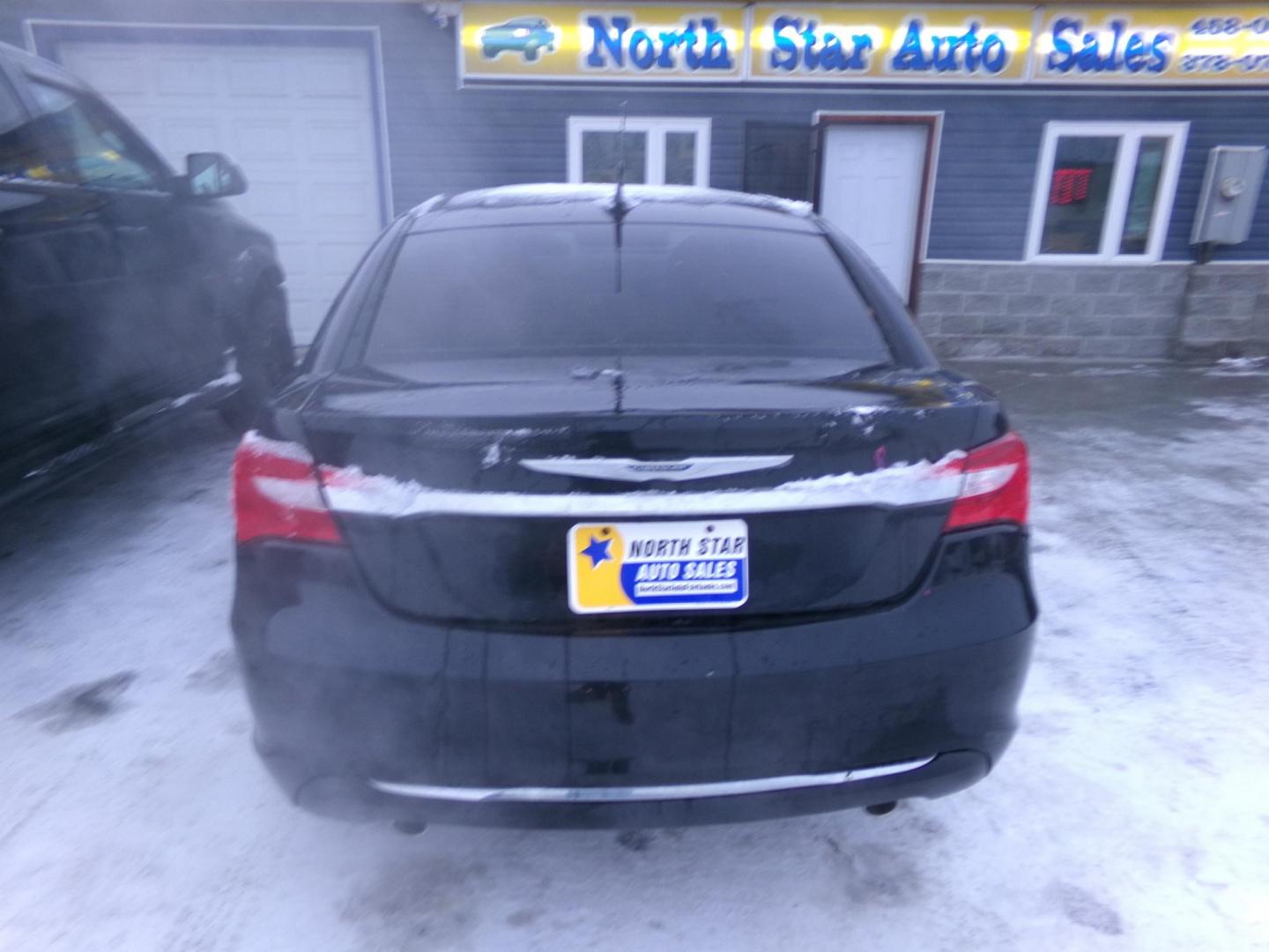 2011 Chrysler 200 Limited (1C3BC2FG1BN) with an 3.6L V6 DOHC 24V engine, 6-Speed Automatic transmission, located at 2630 Philips Field Rd., Fairbanks, AK, 99709, (907) 458-0593, 64.848068, -147.780609 - Photo#3