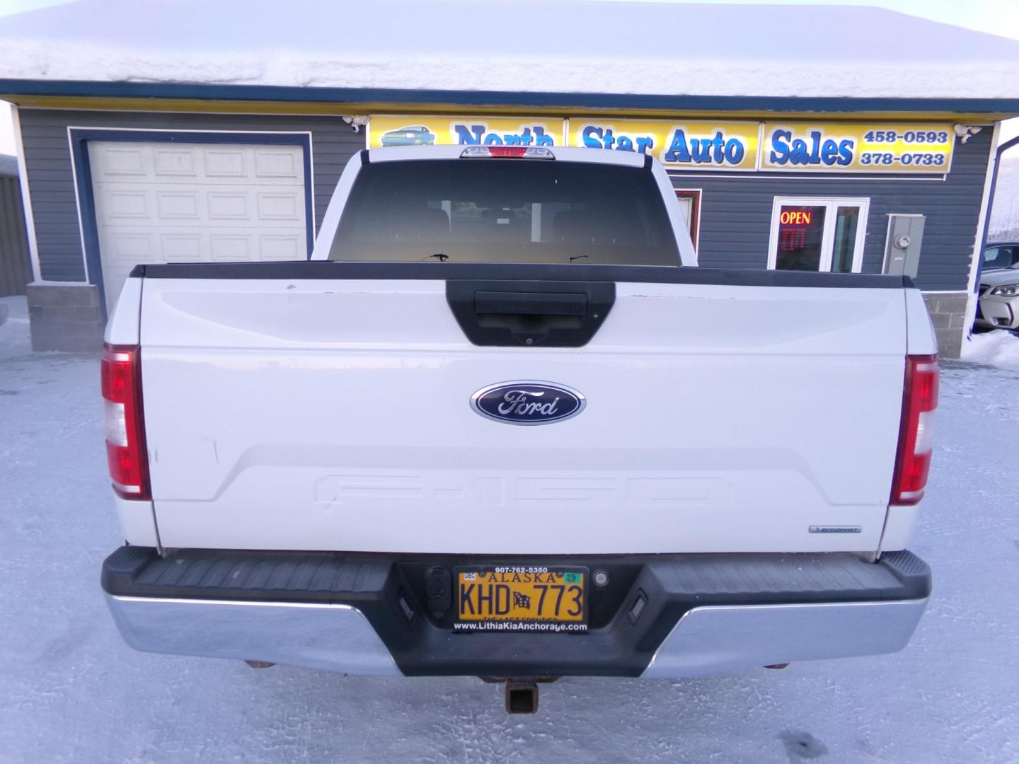 2018 White Ford F-150 XLT SuperCrew 5.5-ft. Bed 4WD (1FTEW1EG3JF) with an 3.5L V6 TURBO engine, 6A transmission, located at 2630 Philips Field Rd., Fairbanks, AK, 99709, (907) 458-0593, 64.848068, -147.780609 - Photo#3