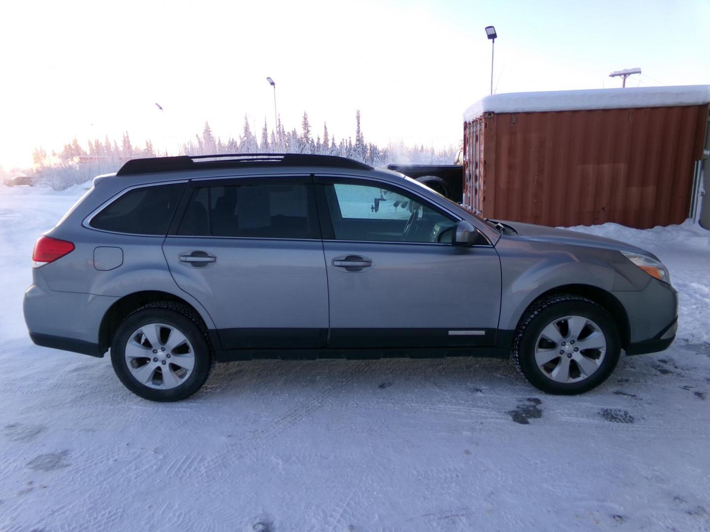 2011 Silver Subaru Outback 2.5i Premium (4S4BRBGC6B3) with an 2.5L H4 DOHC 16V engine, Continuously Variable Transmisson transmission, located at 2630 Philips Field Rd., Fairbanks, AK, 99709, (907) 458-0593, 64.848068, -147.780609 - Photo#2