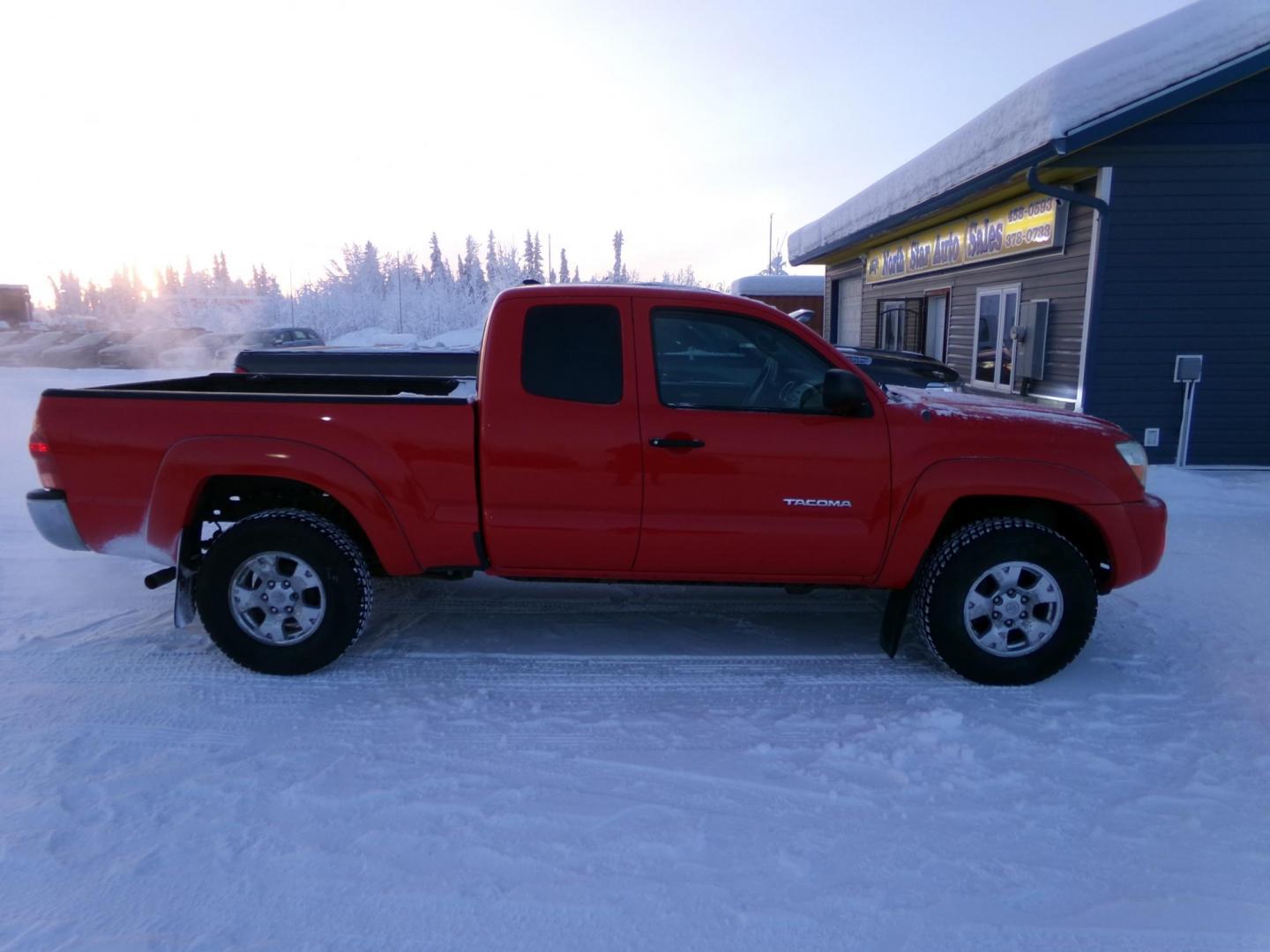 2008 Red Toyota Tacoma Access Cab V6 4WD (5TEUU42N28Z) with an 4.0L V6 DOHC 24V engine, 5-Speed Automatic Overdrive transmission, located at 2630 Philips Field Rd., Fairbanks, AK, 99709, (907) 458-0593, 64.848068, -147.780609 - Photo#2