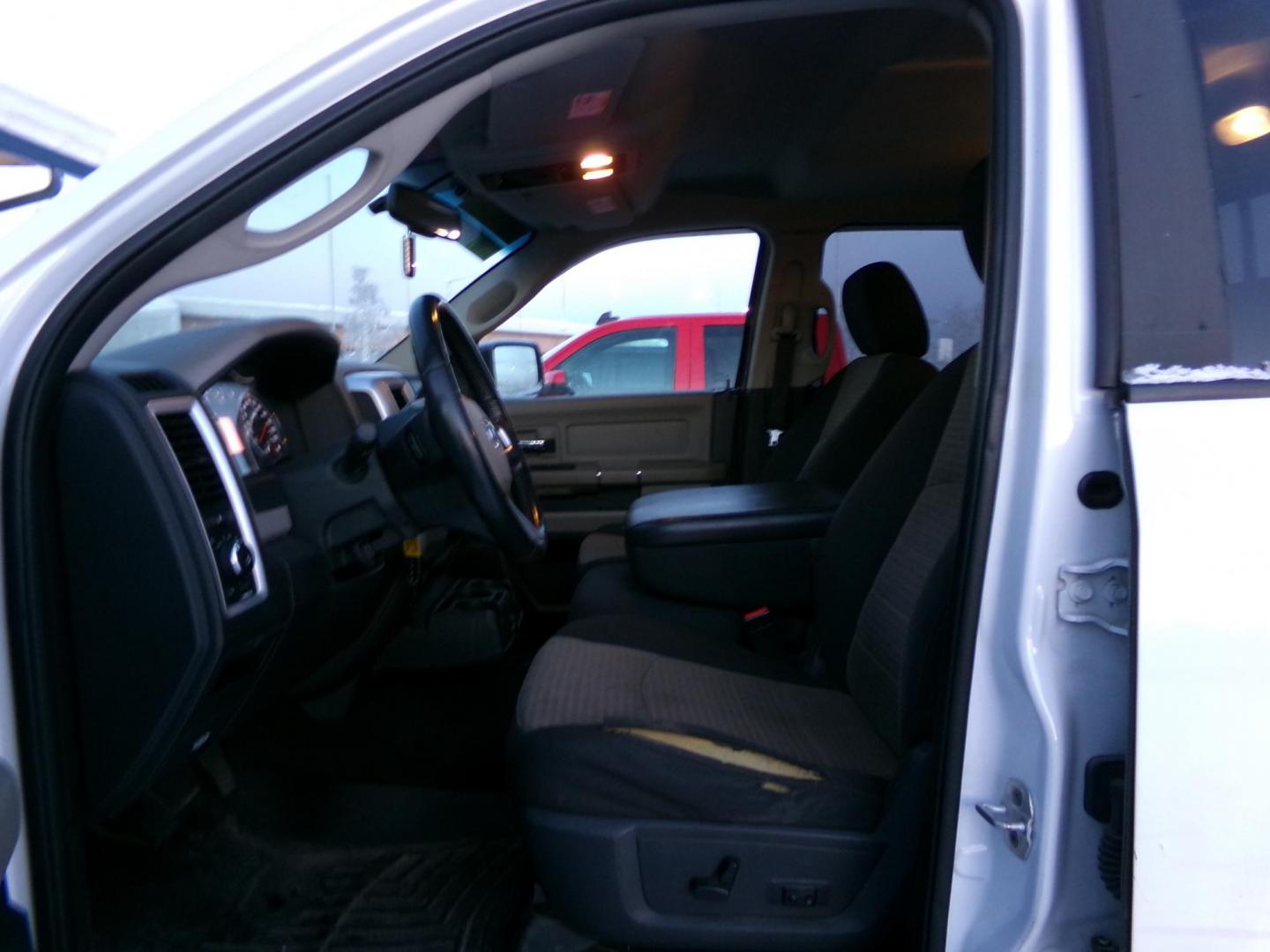 2011 White Dodge Ram 1500 Sport Quad Cab 4WD (1D7RV1GTXBS) with an 5.7L V8 OHV 16V engine, 5-Speed Automatic transmission, located at 2630 Philips Field Rd., Fairbanks, AK, 99709, (907) 458-0593, 64.848068, -147.780609 - Photo#4