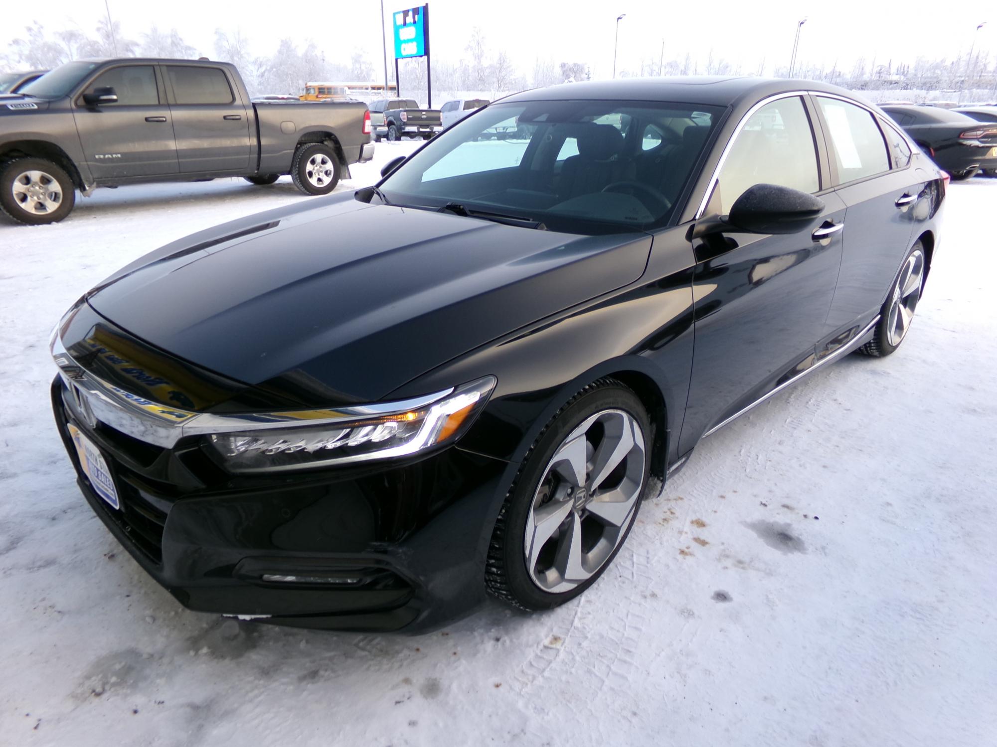 photo of 2018 Honda Accord Touring CVT