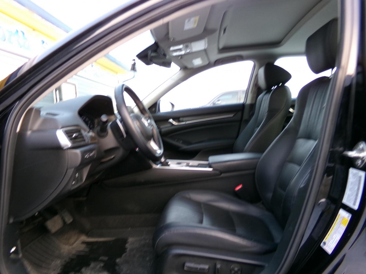 2018 Black /Black Honda Accord Touring CVT (1HGCV1F90JA) with an 1.5L L4 DOHC 16V engine, CVT transmission, located at 2630 Philips Field Rd., Fairbanks, AK, 99709, (907) 458-0593, 64.848068, -147.780609 - Photo#4