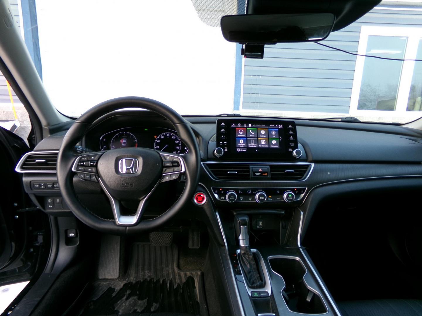 2018 Black /Black Honda Accord Touring CVT (1HGCV1F90JA) with an 1.5L L4 DOHC 16V engine, CVT transmission, located at 2630 Philips Field Rd., Fairbanks, AK, 99709, (907) 458-0593, 64.848068, -147.780609 - Photo#6