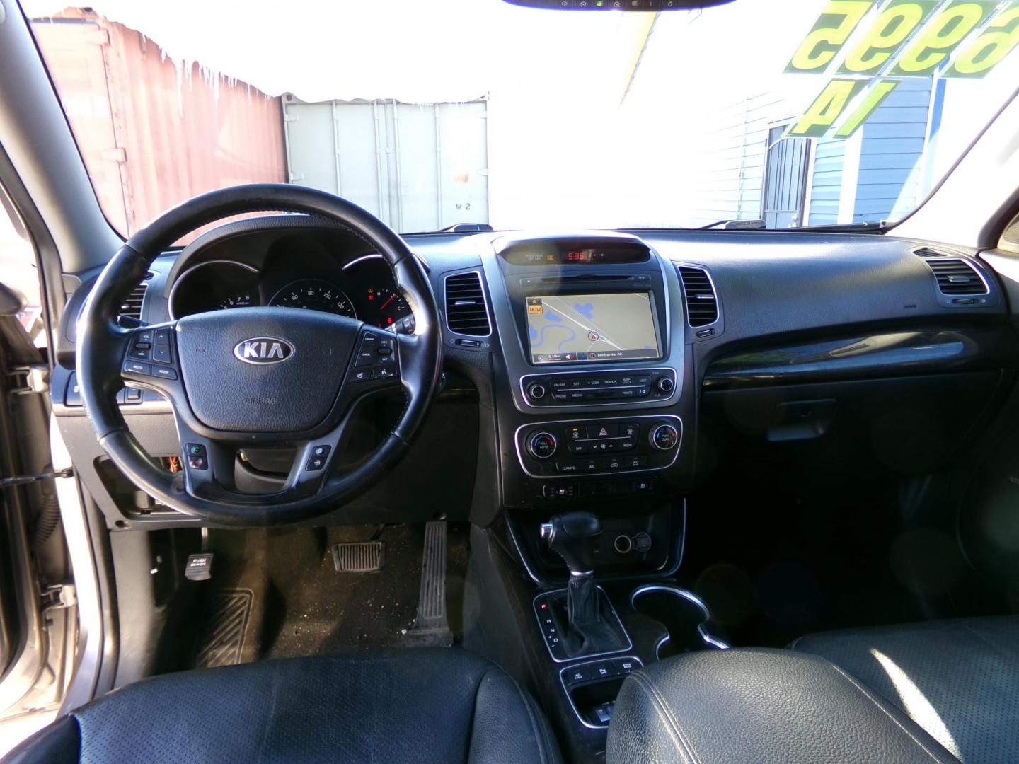 2014 Kia Sorento SX V6 AWD (5XYKWDA70EG) with an 3.3L V6 DOHC 24V engine, 6-Speed Automatic transmission, located at 2630 Philips Field Rd., Fairbanks, AK, 99709, (907) 458-0593, 64.848068, -147.780609 - Photo#6