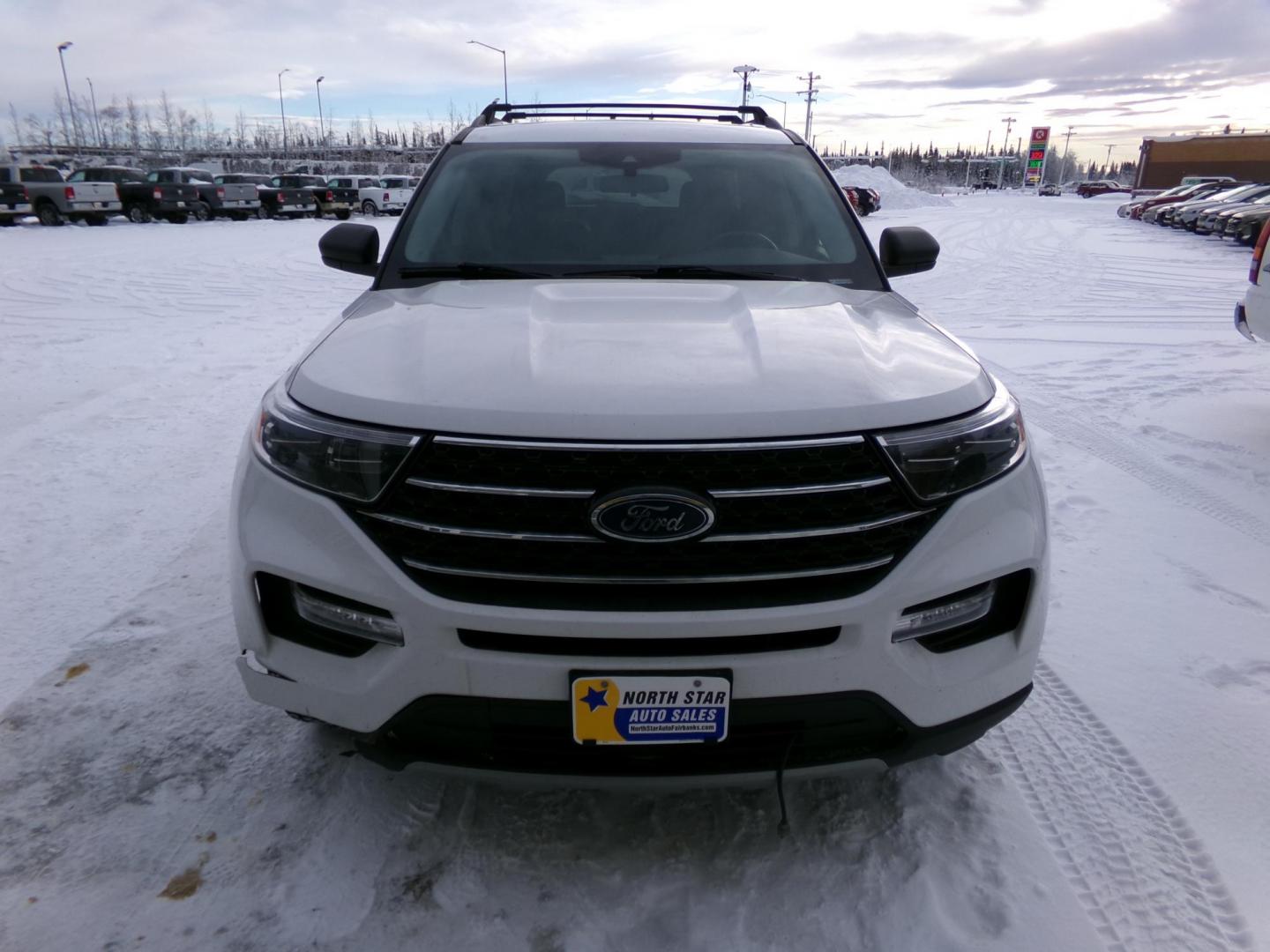 2020 White Ford Explorer XLT AWD (1FMSK8DH5LG) with an 2.3L L4 DOHC 16V engine, 10A transmission, located at 2630 Philips Field Rd., Fairbanks, AK, 99709, (907) 458-0593, 64.848068, -147.780609 - Photo#1