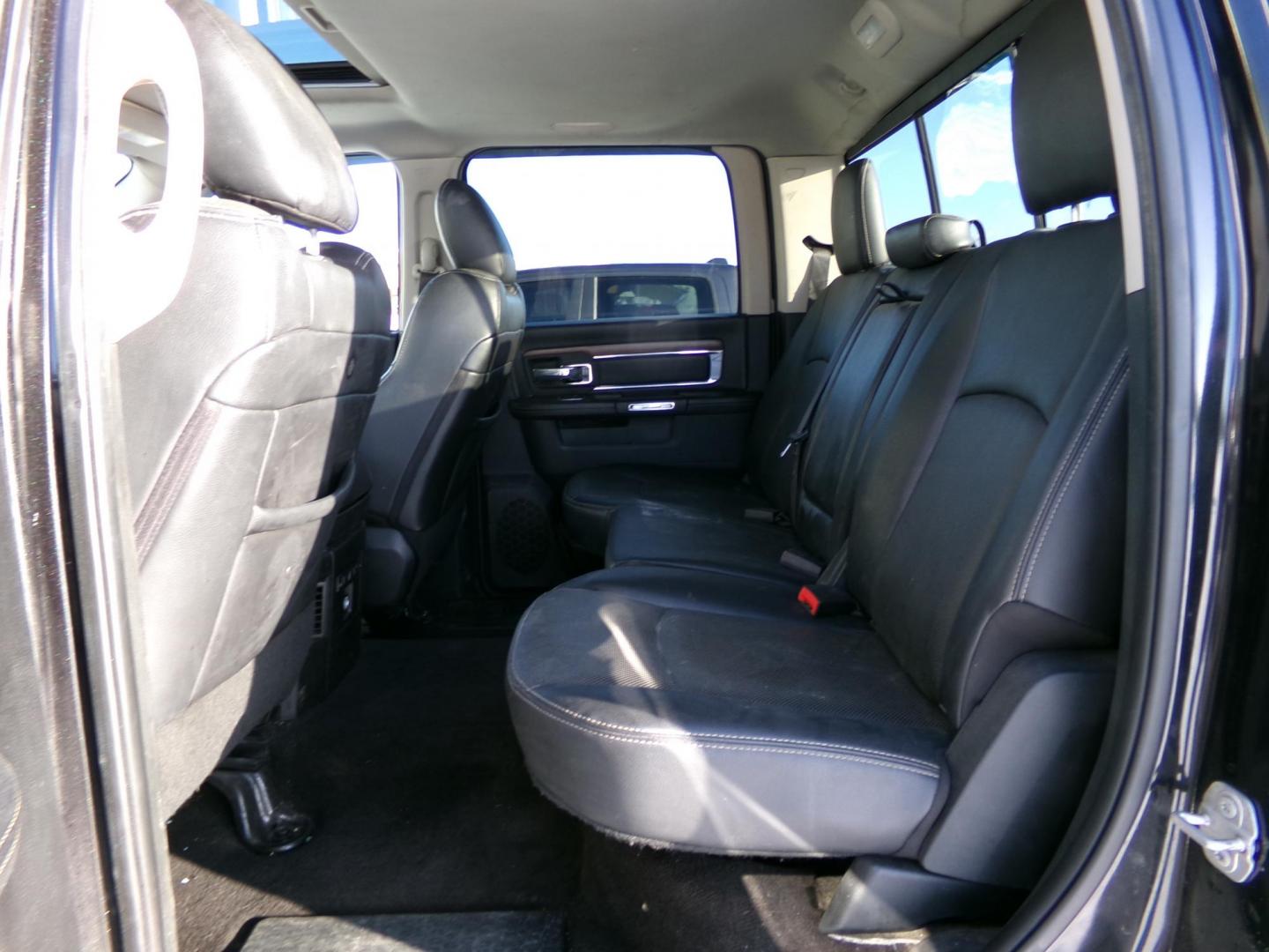 2017 Black /Black Dodge 1500 Laramie Crew Cab SWB 4WD (1C6RR7NT1HS) with an 5.7L V8 OHV 16V engine, 8A transmission, located at 2630 Philips Field Rd., Fairbanks, AK, 99709, (907) 458-0593, 64.848068, -147.780609 - Photo#5